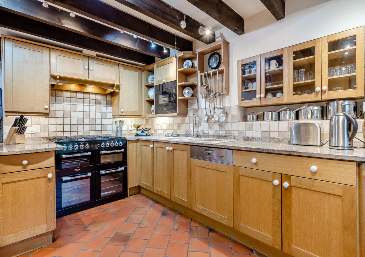 7 Bed in Talgarth oc-h30349