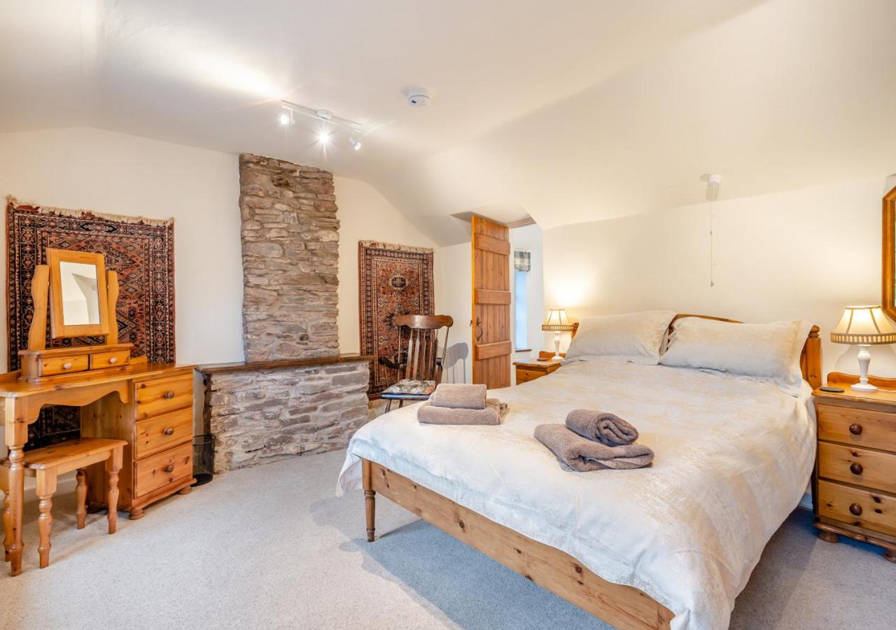 7 Bed in Talgarth oc-h30349