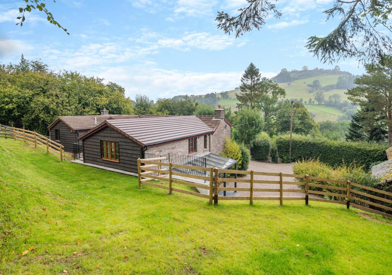 7 Bed in Talgarth oc-h30349