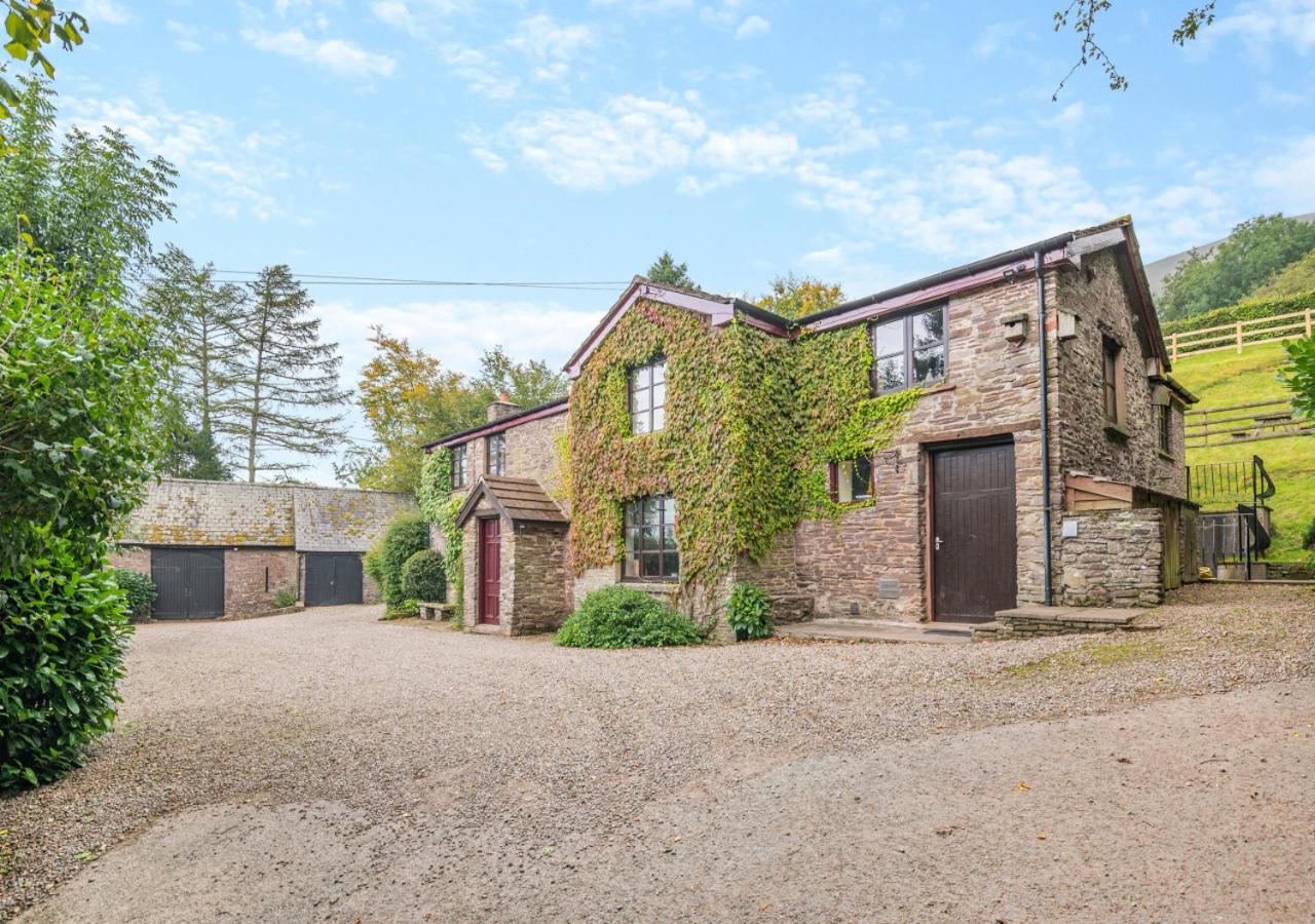 7 Bed in Talgarth oc-h30349