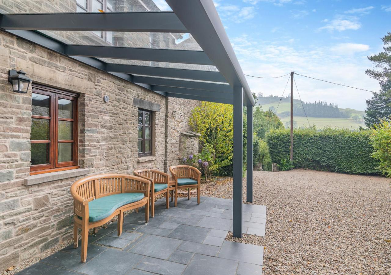 7 Bed in Talgarth oc-h30349