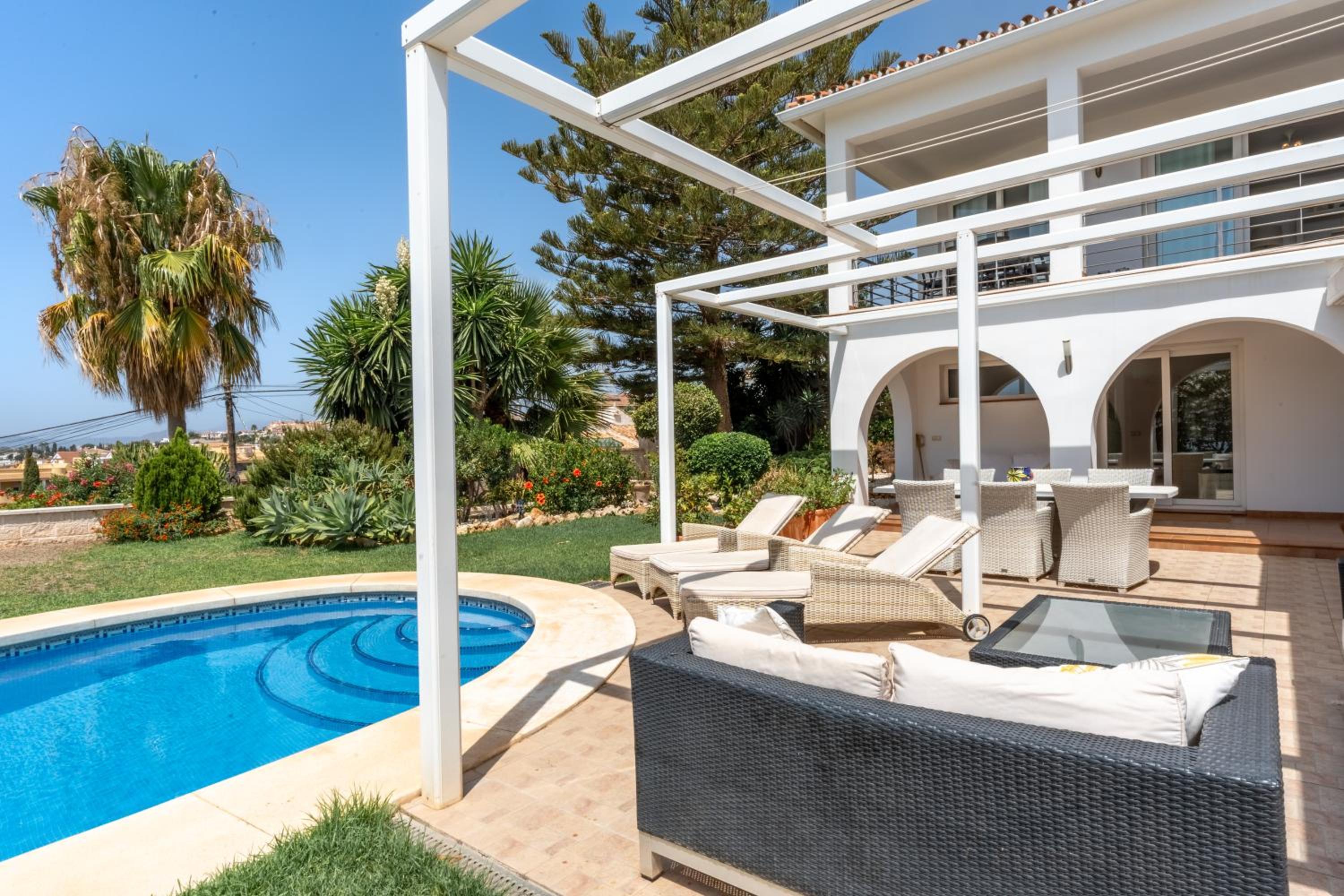 Spacious 3BR Villa with Private Pool and Sea Views