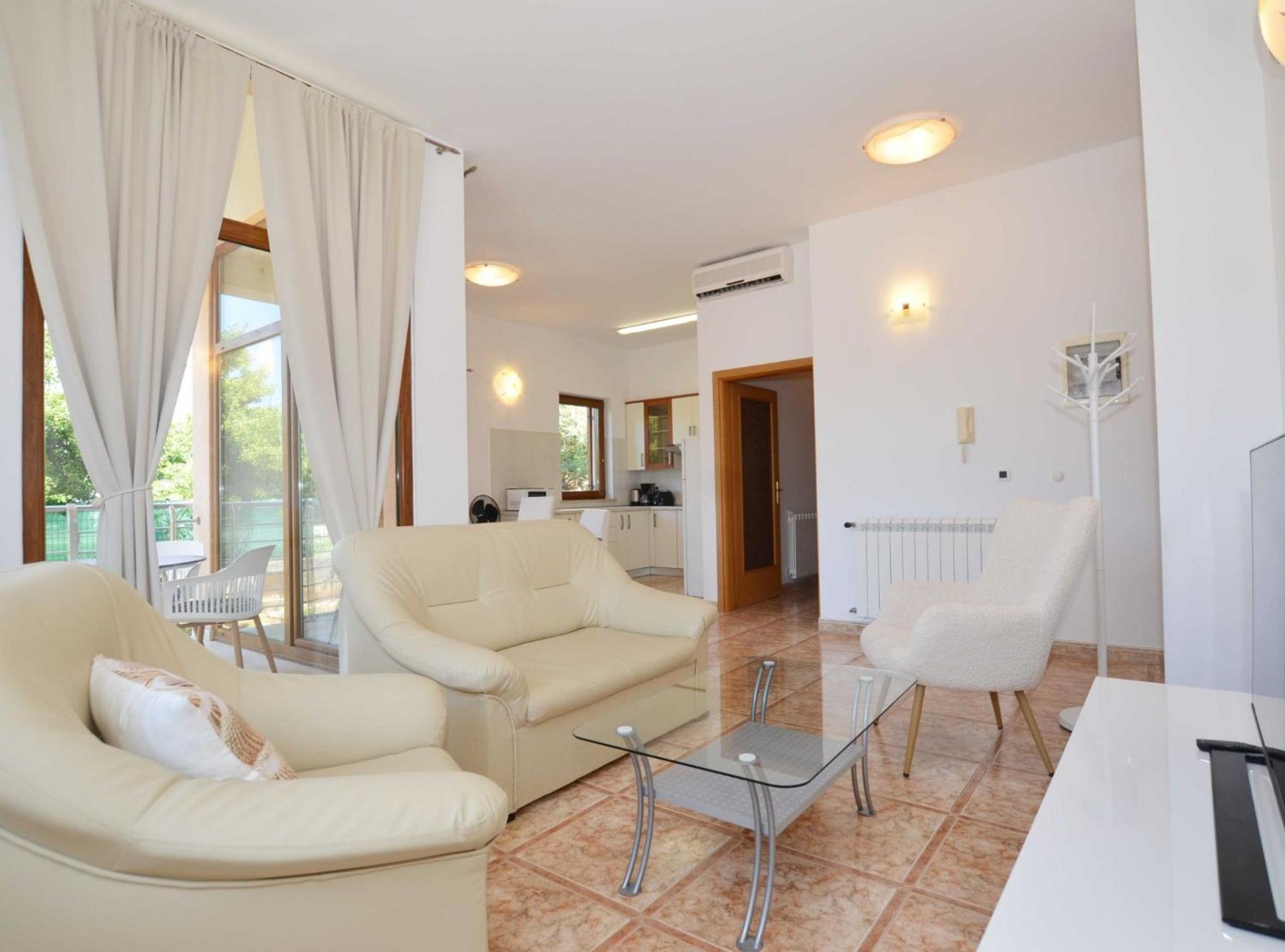 Elegant and Brigth Corner Apartments view 2
