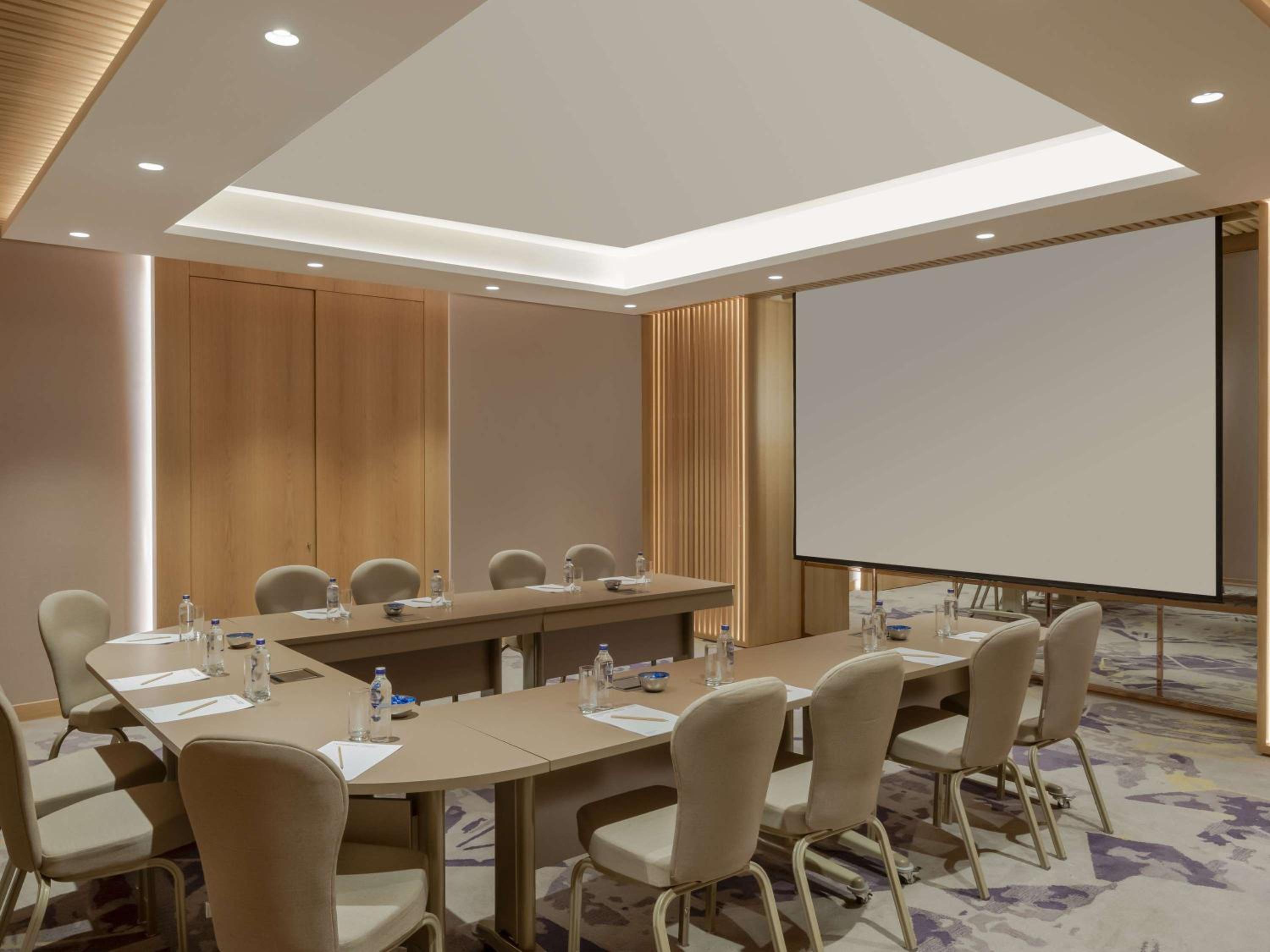 Mövenpick Hotel Istanbul Bosphorus - Image 135