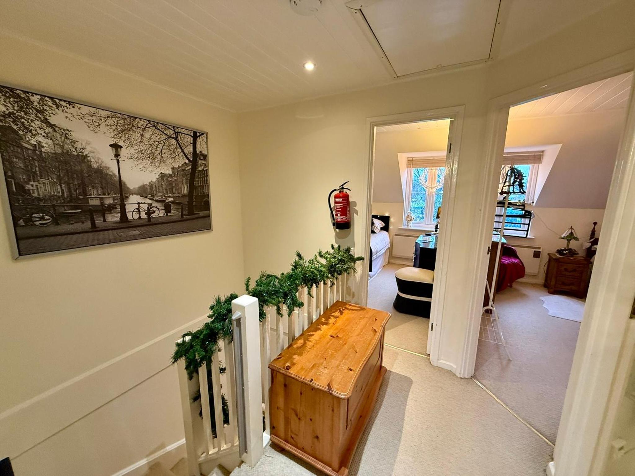 Luxury Kingfisher Lodge, Isis Lake, within the Cotswold Waterpark