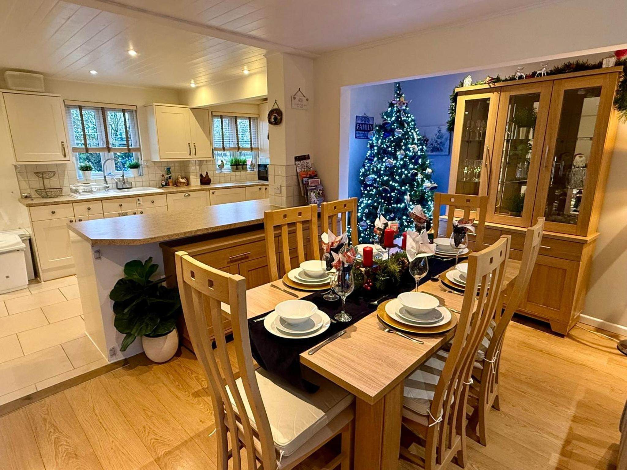 Luxury Kingfisher Lodge, Isis Lake, within the Cotswold Waterpark