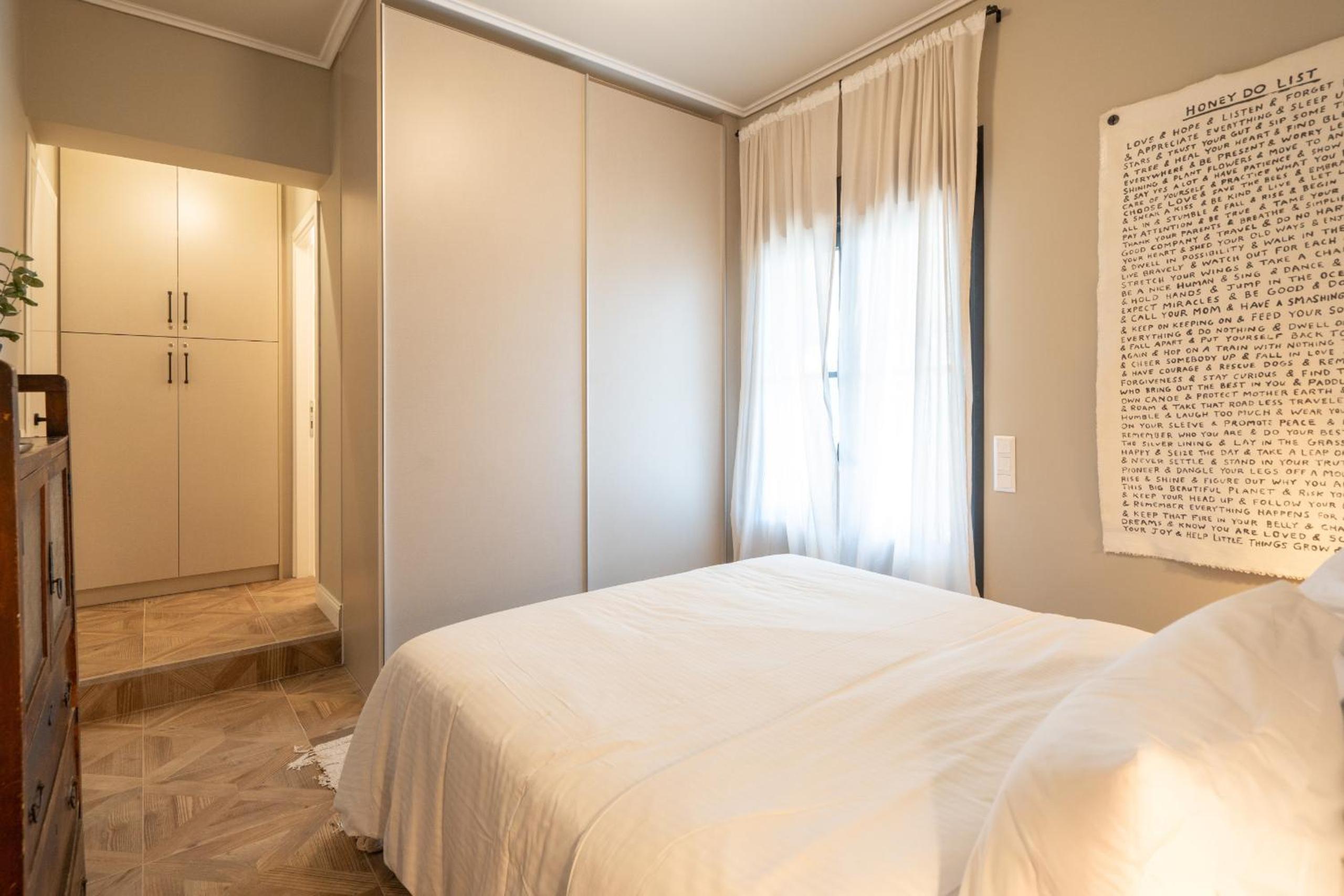 Luxury Petralona Penthouse - Sleeps 7 -Near Metro