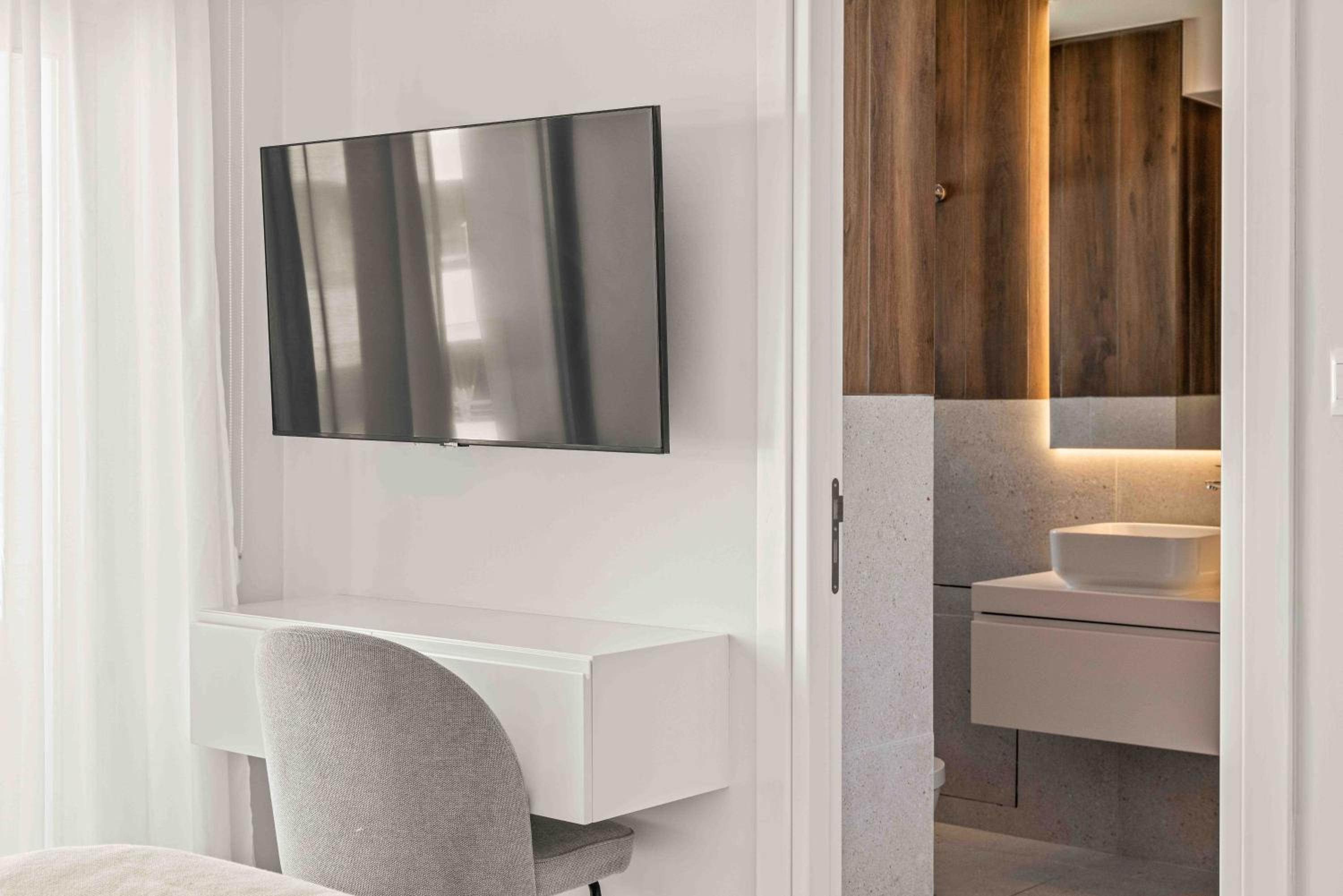 Phaedrus Living Coastal Seaside Residences 04