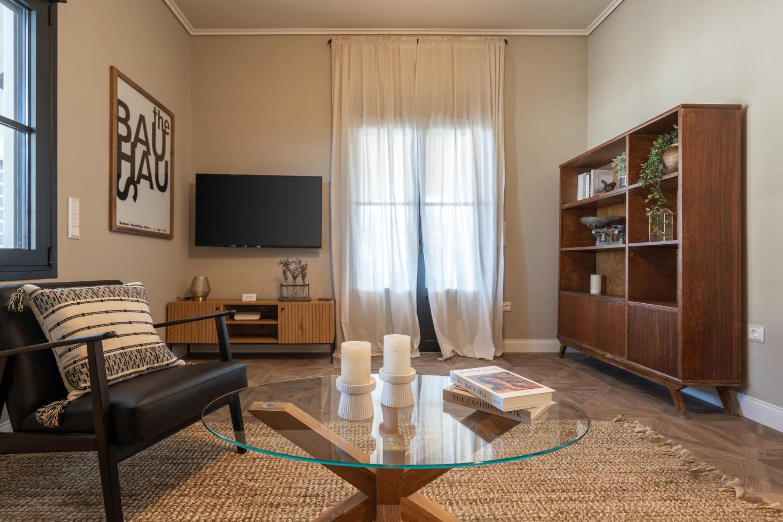 Luxury Petralona Penthouse - Sleeps 7 -Near Metro