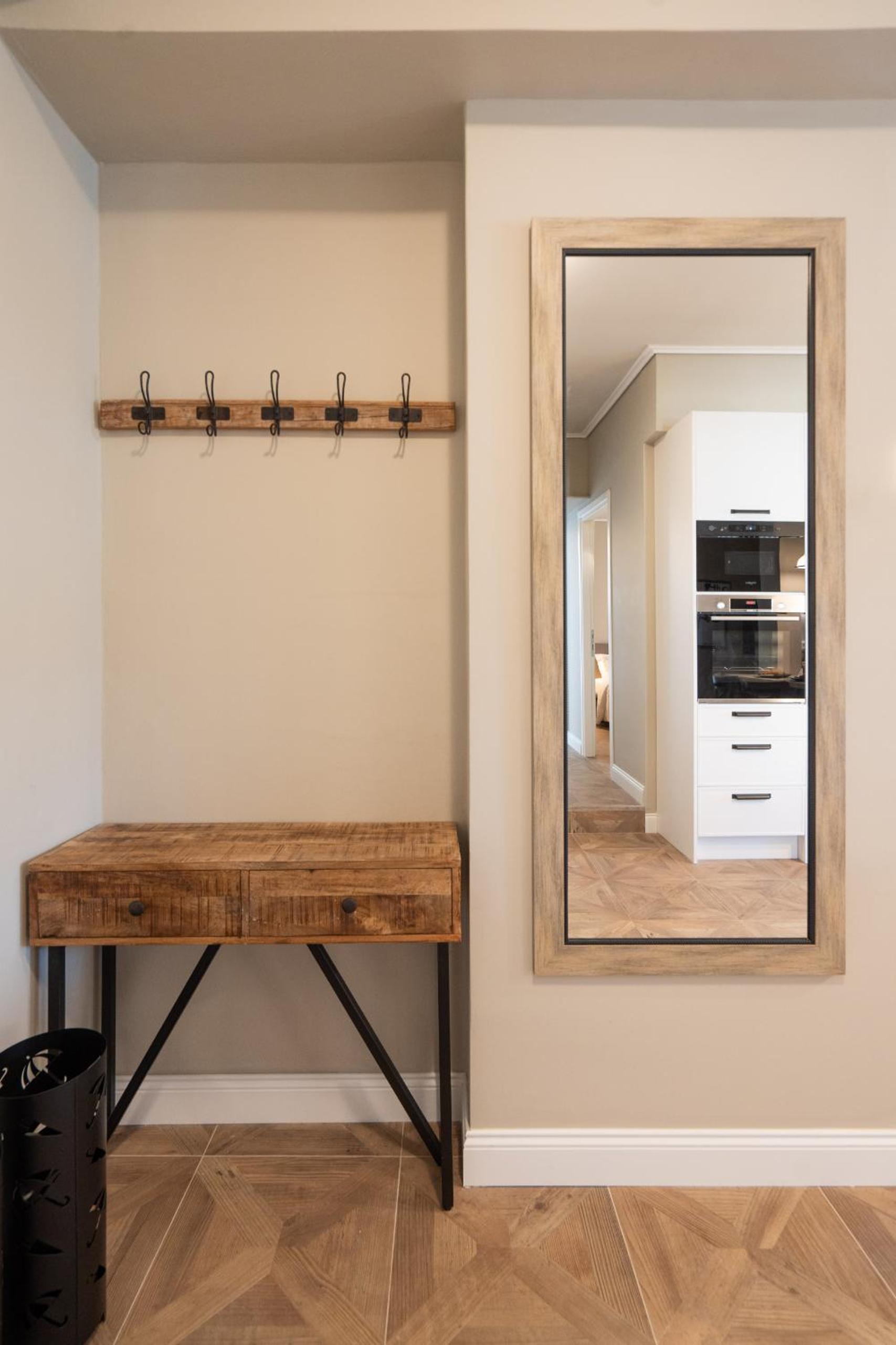 Luxury Petralona Penthouse - Sleeps 7 -Near Metro