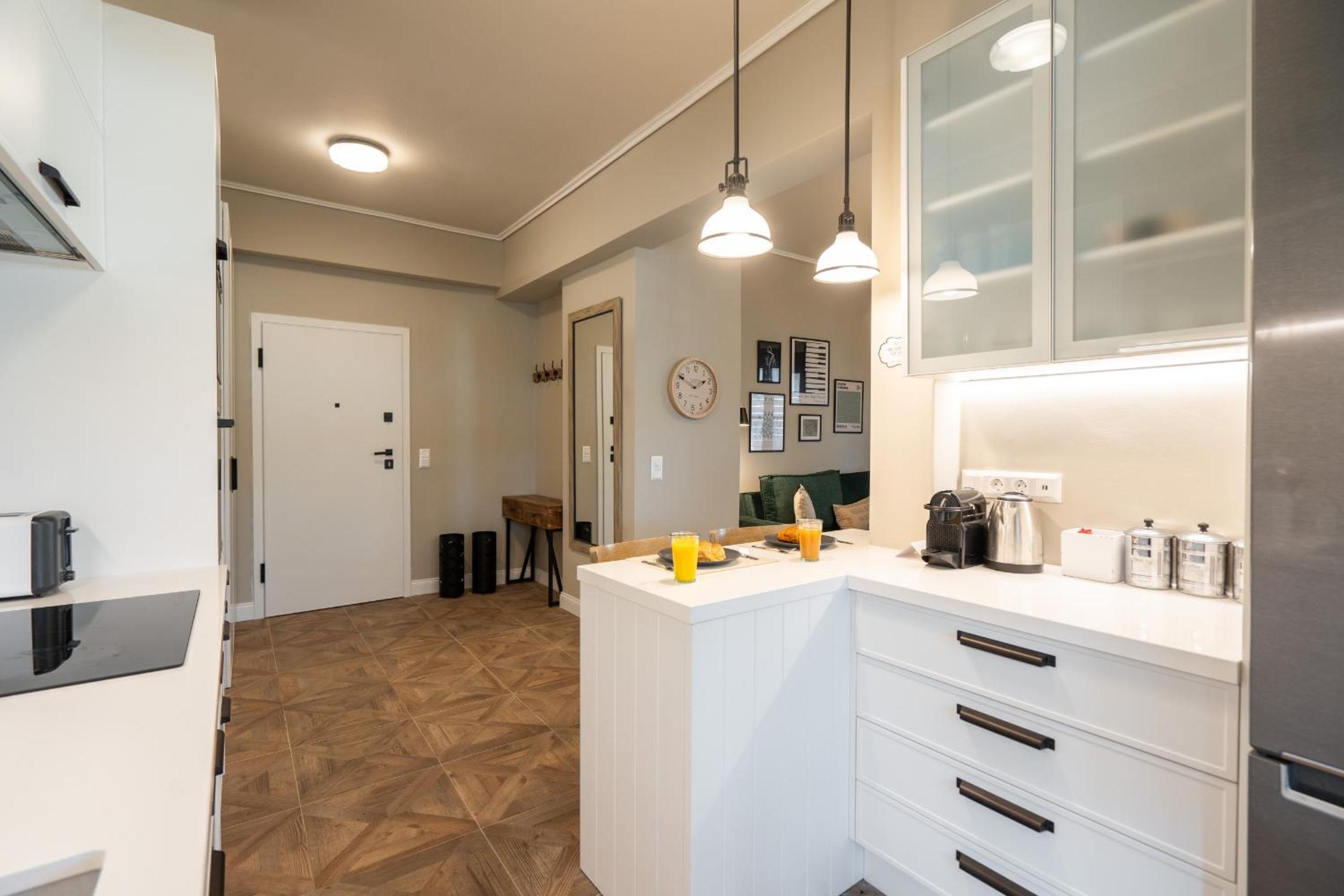 Luxury Petralona Penthouse - Sleeps 7 -Near Metro
