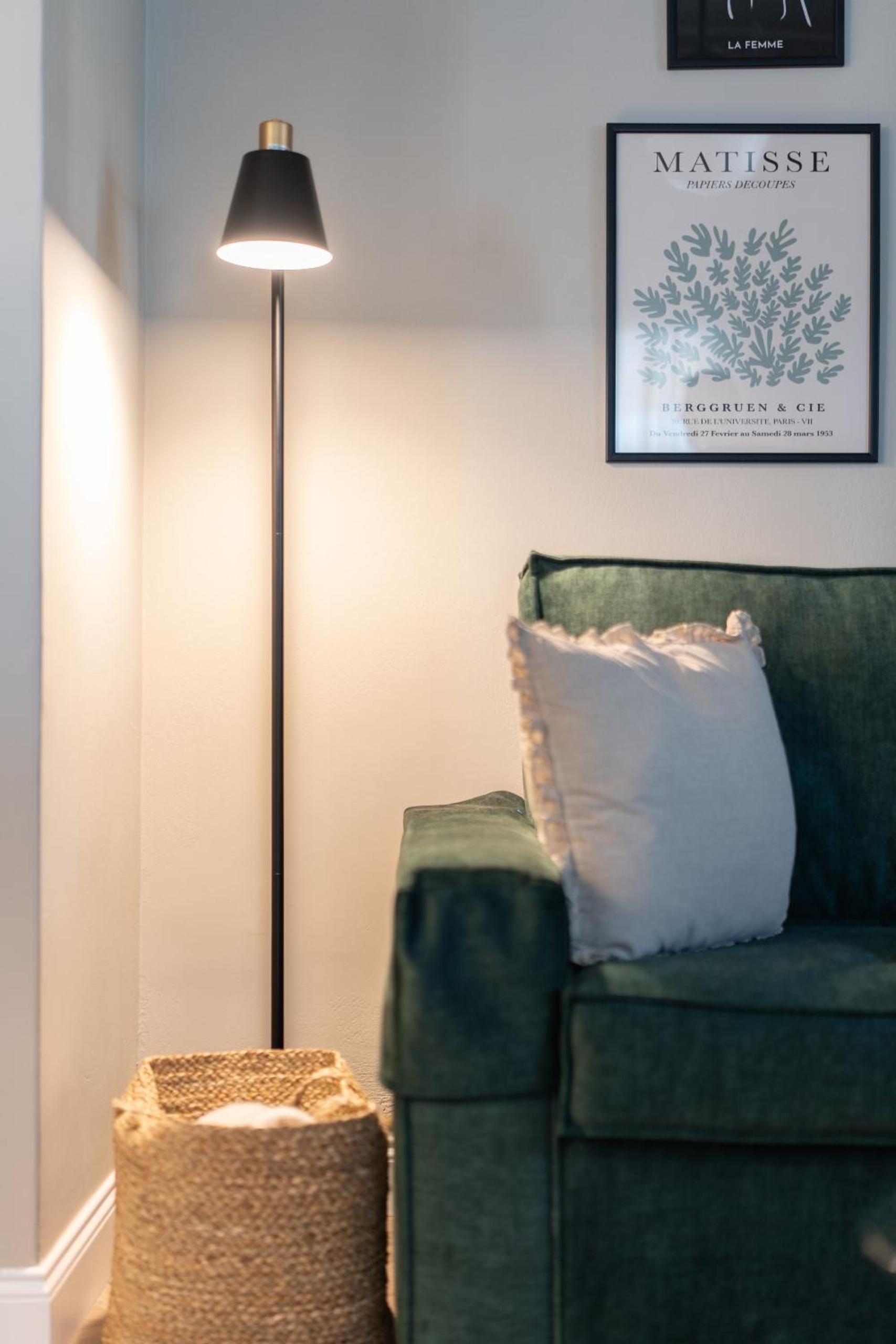 Luxury Petralona Penthouse - Sleeps 7 -Near Metro