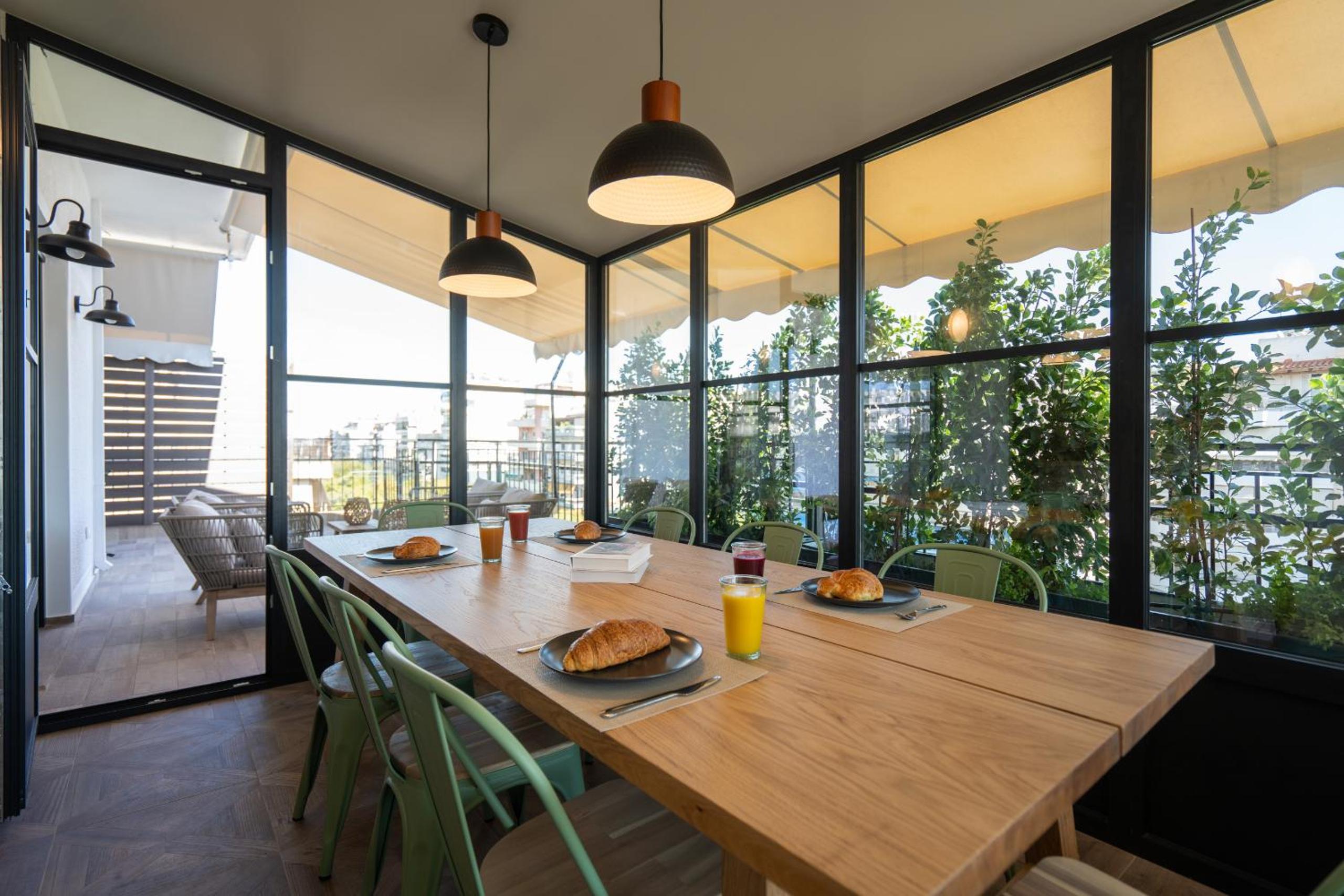 Luxury Petralona Penthouse - Sleeps 7 -Near Metro