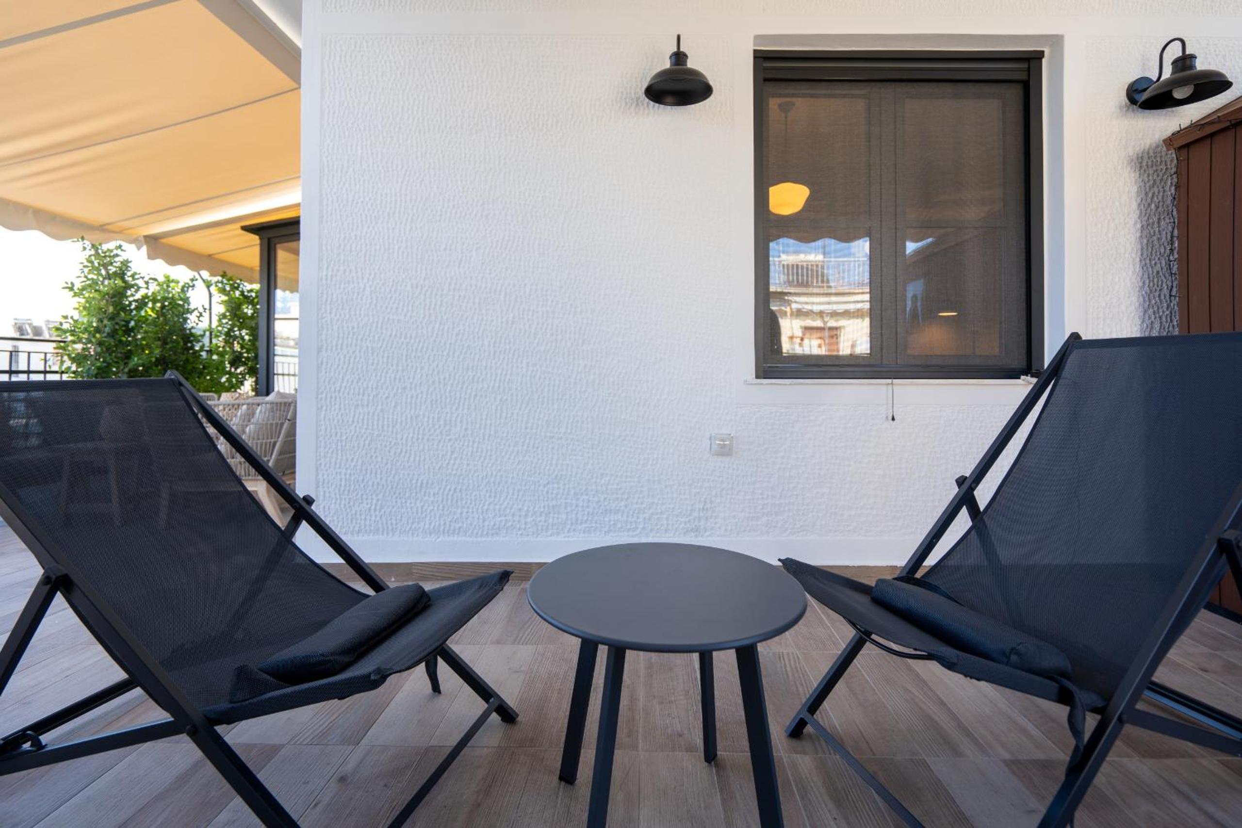 Luxury Petralona Penthouse - Sleeps 7 -Near Metro