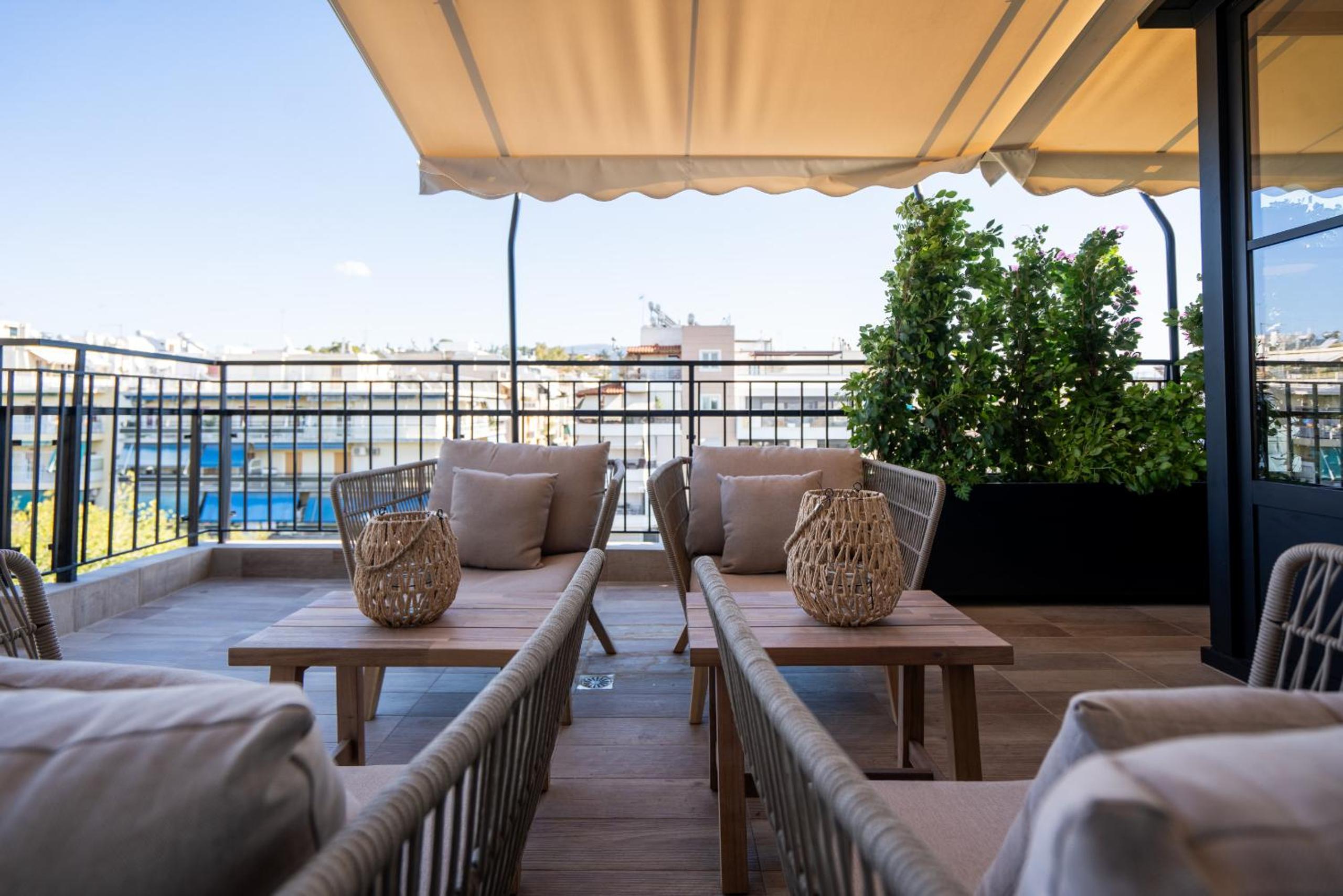 Luxury Petralona Penthouse - Sleeps 7 -Near Metro