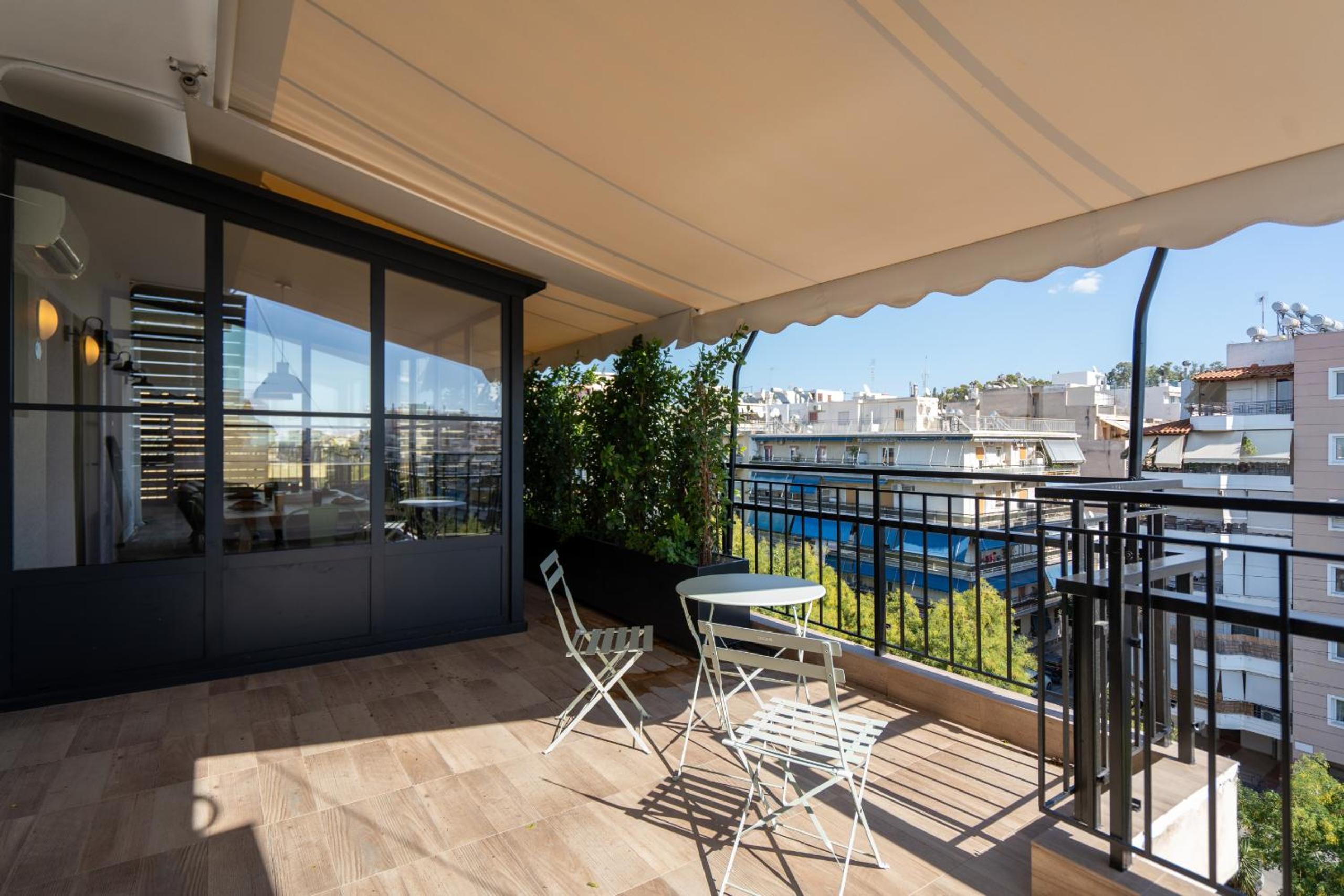 Luxury Petralona Penthouse - Sleeps 7 -Near Metro