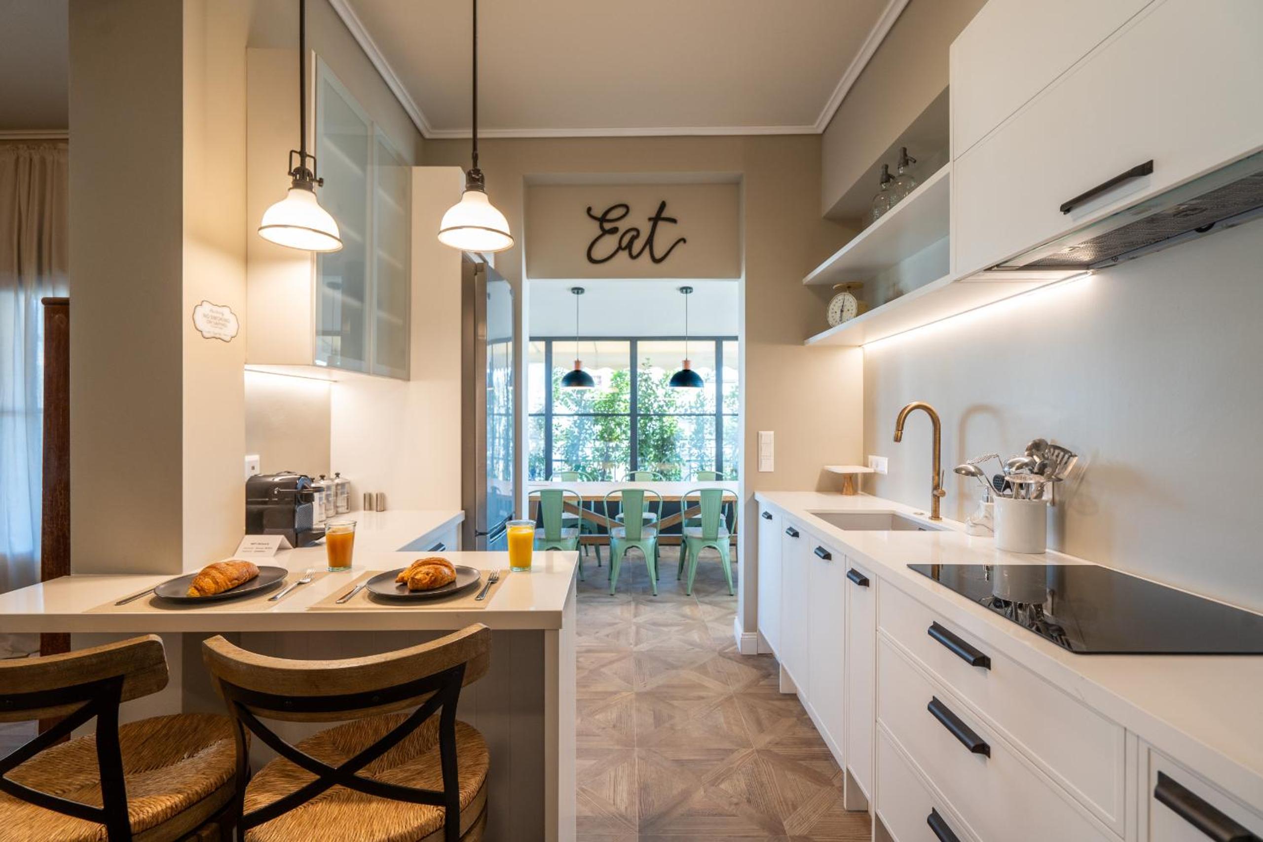 Luxury Petralona Penthouse - Sleeps 7 -Near Metro