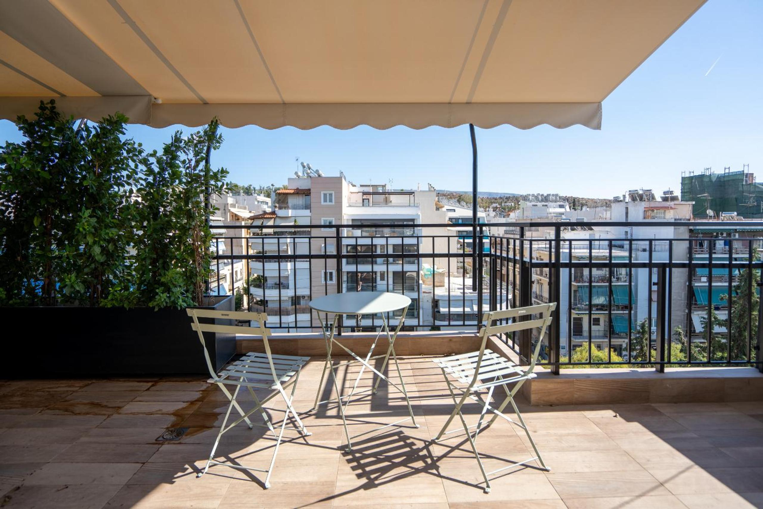 Luxury Petralona Penthouse - Sleeps 7 -Near Metro