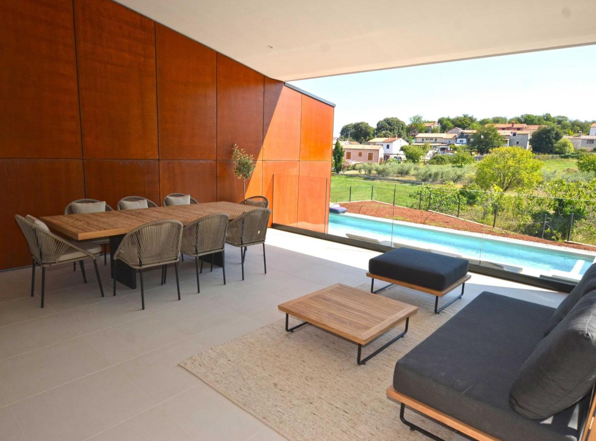 Luxurious Sorici Villa with Private Pool and Mediterranean Landscape