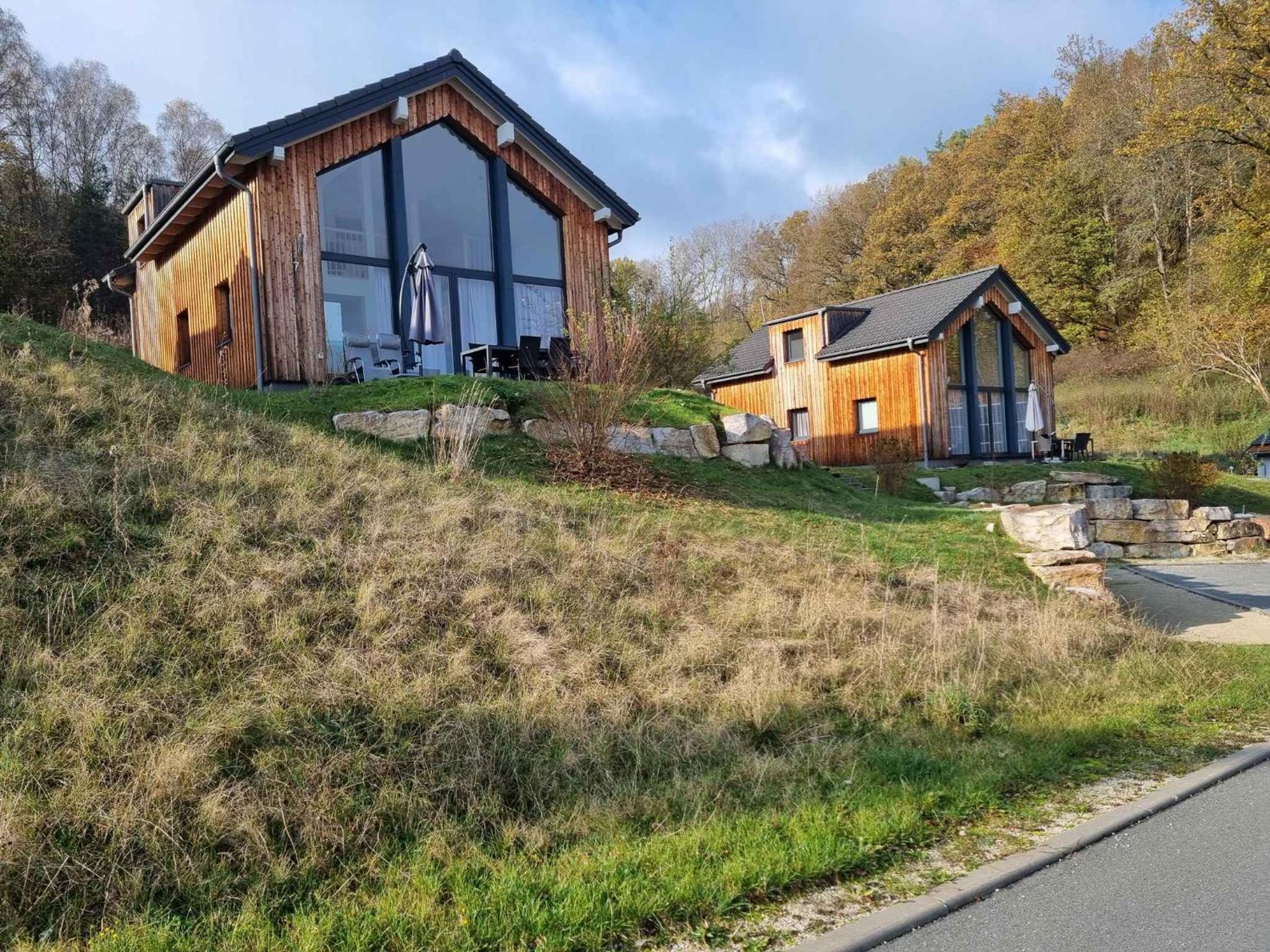 House and Apt. in Mistelgau-Obernsees 26603