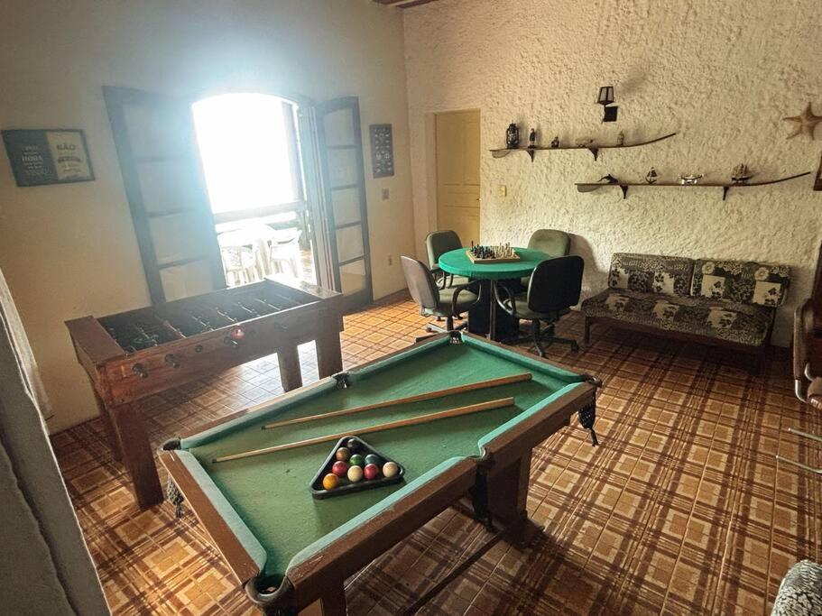 Casa ampla com vista para o mar