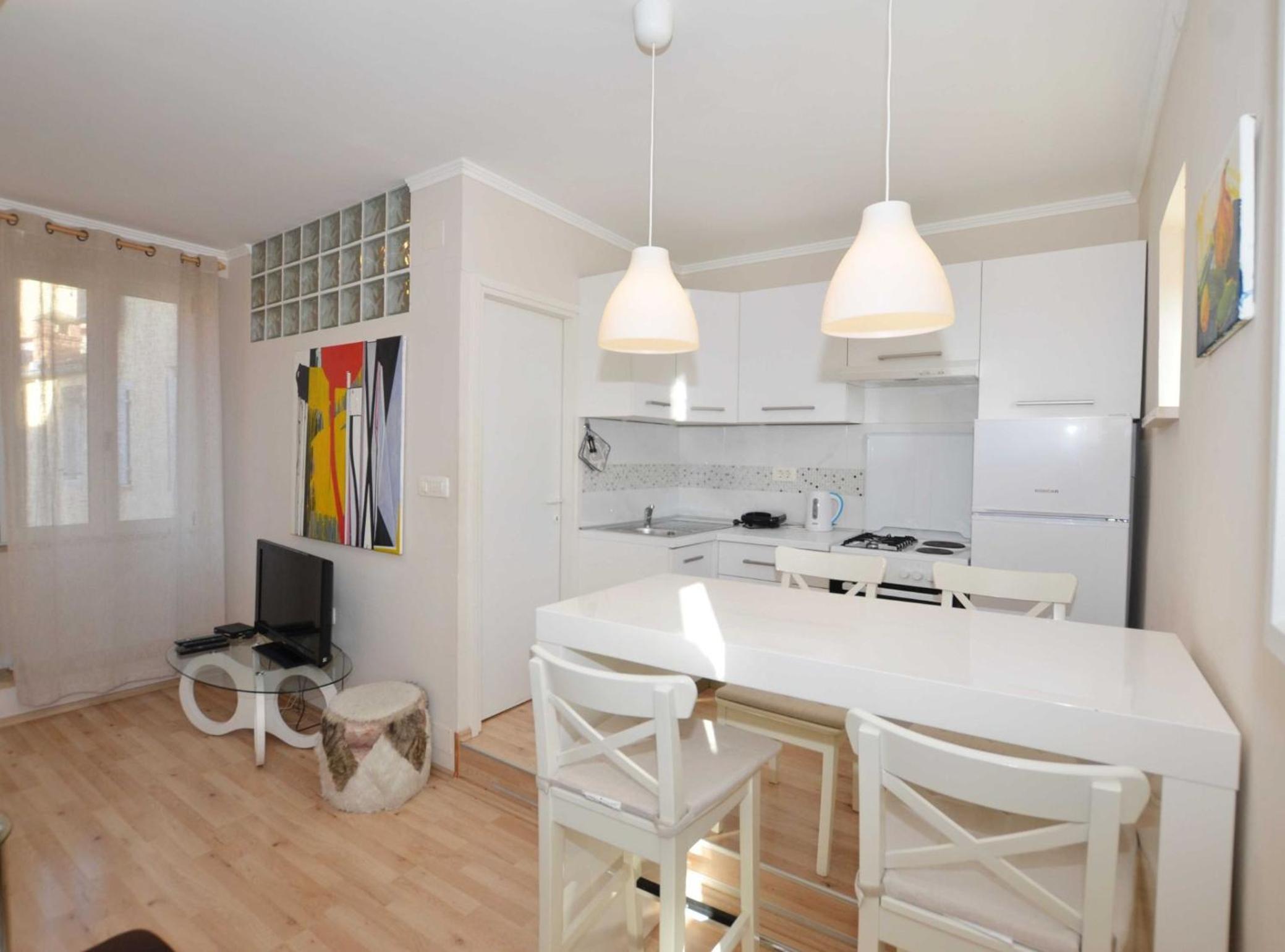 Classy and Modern Old Town Quarter Apartment view 5
