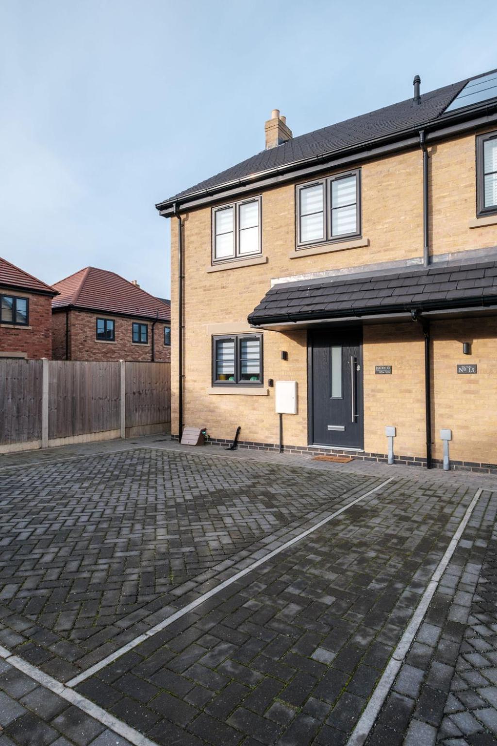 'LUCKY13' Modern Living on the Yorkshire Wolds Way