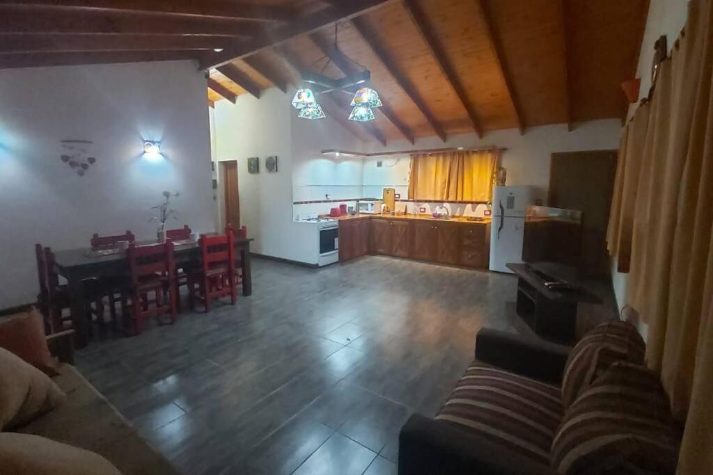 Hermosa casa costa Río Epuyen