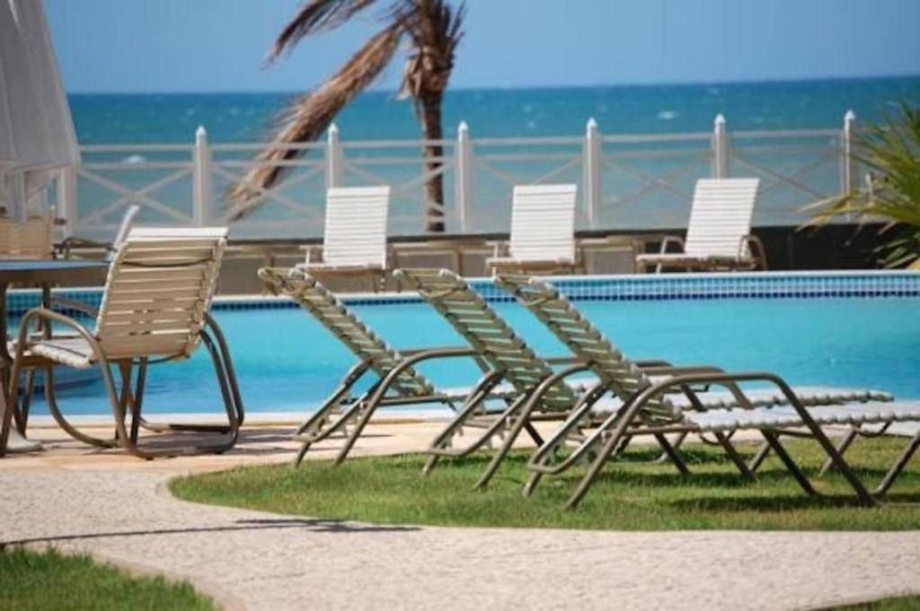 GranSol, Terreo, Pé na areia, 03 qtos, 08 adultos e 02 crianças, a 600m do B PARK