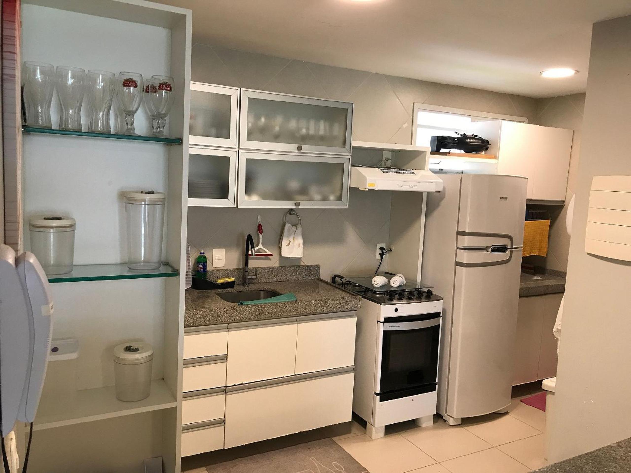 GranSol, Terreo, Pé na areia, 03 qtos, 08 adultos e 02 crianças, a 600m do B PARK