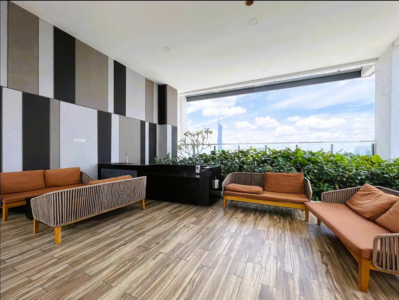 The Colony By KLCC Infinity Pool