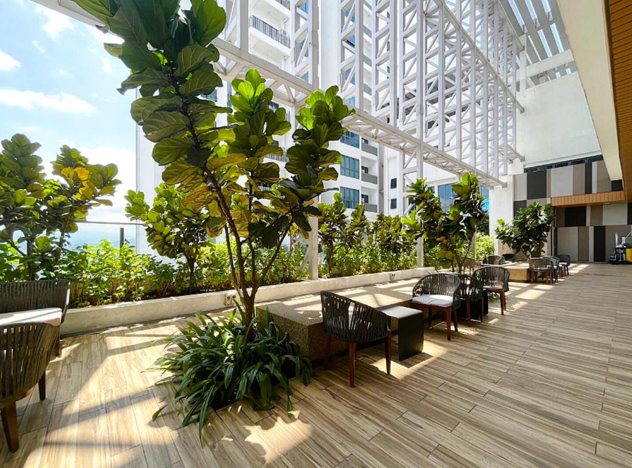 The Colony By KLCC Infinity Pool