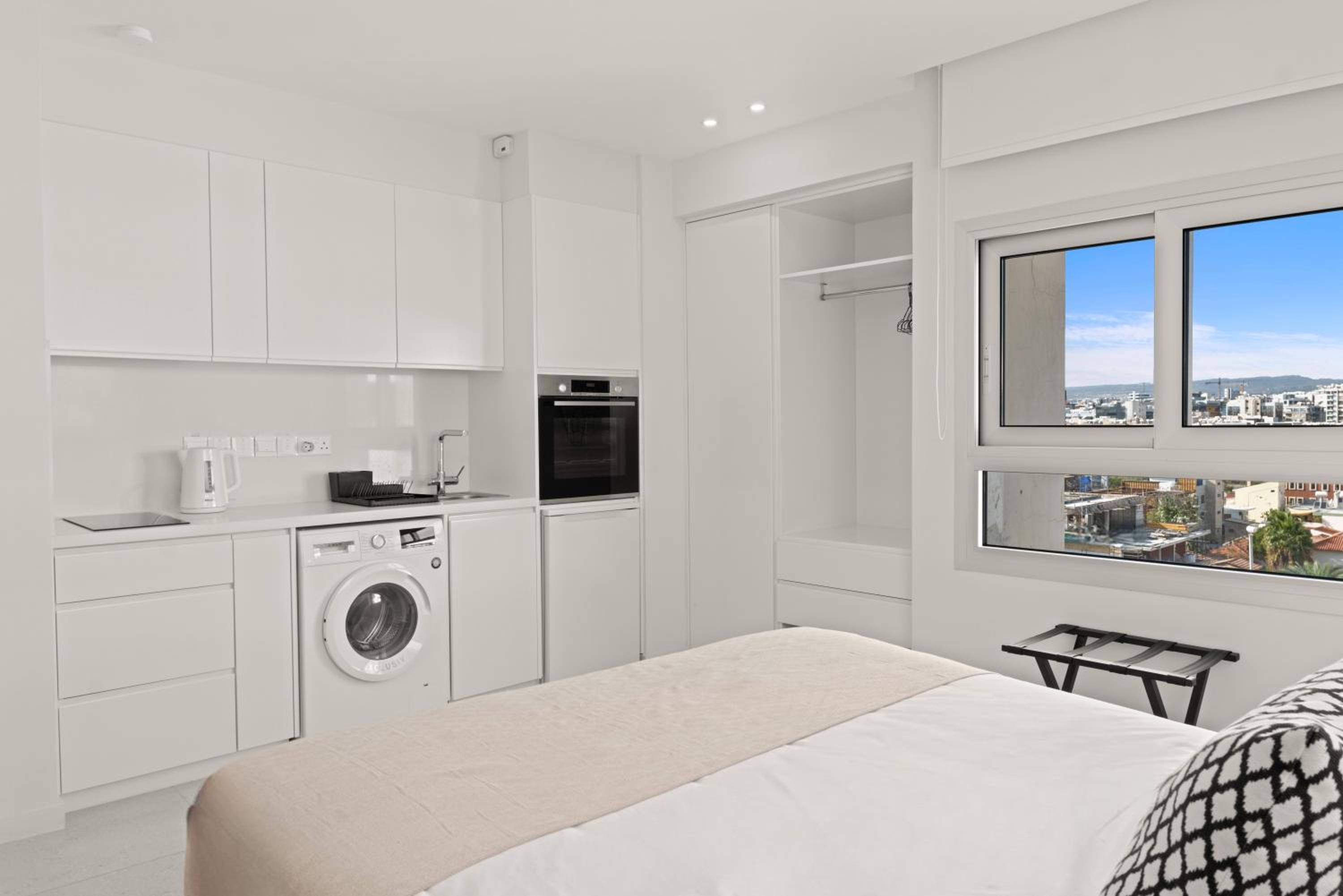 Phaedrus Living: Limassol Seaside Residences 05