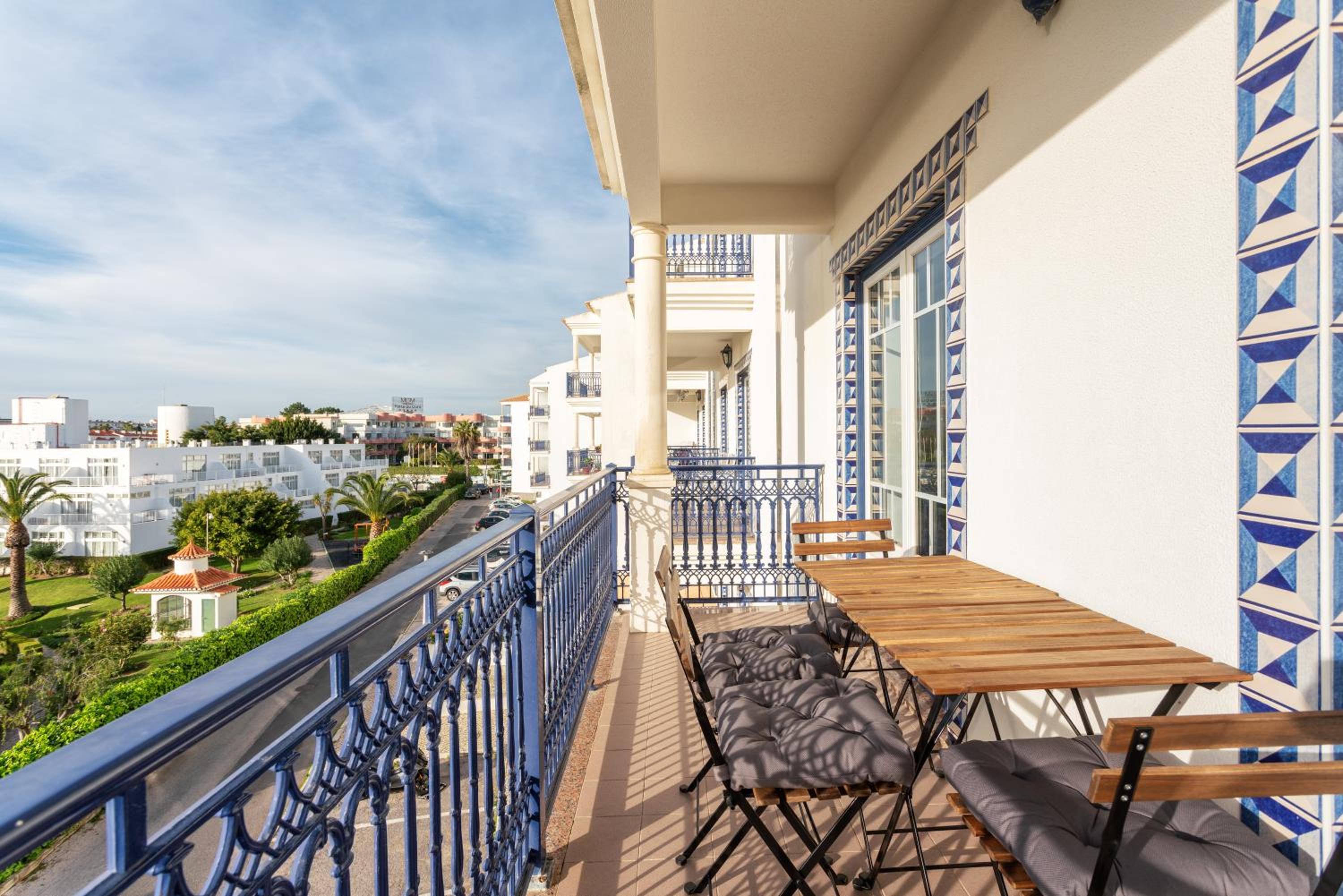Host Wise - Wonderful Flats with Pool view 3