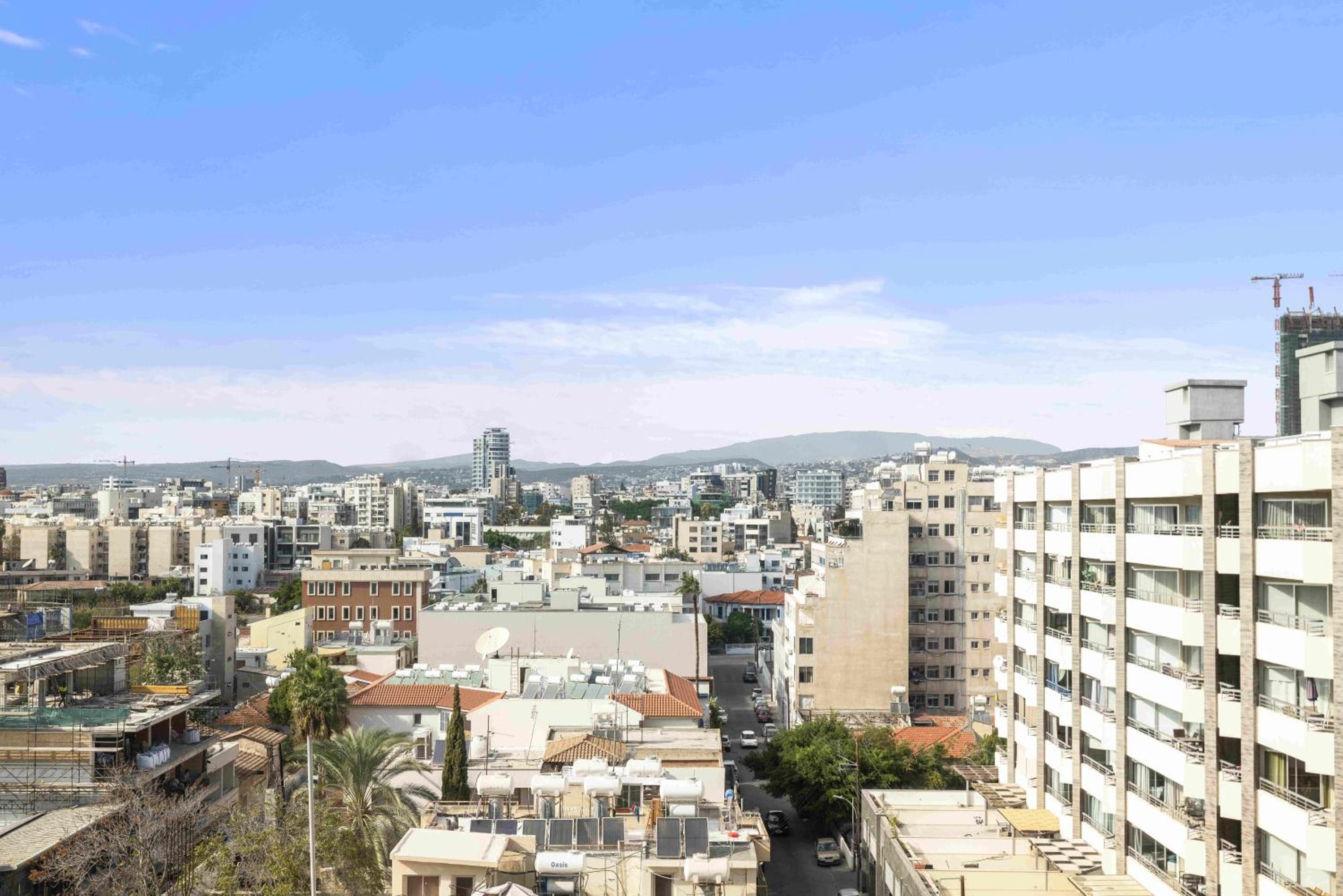 Phaedrus Living: Limassol Seaside Residences 05