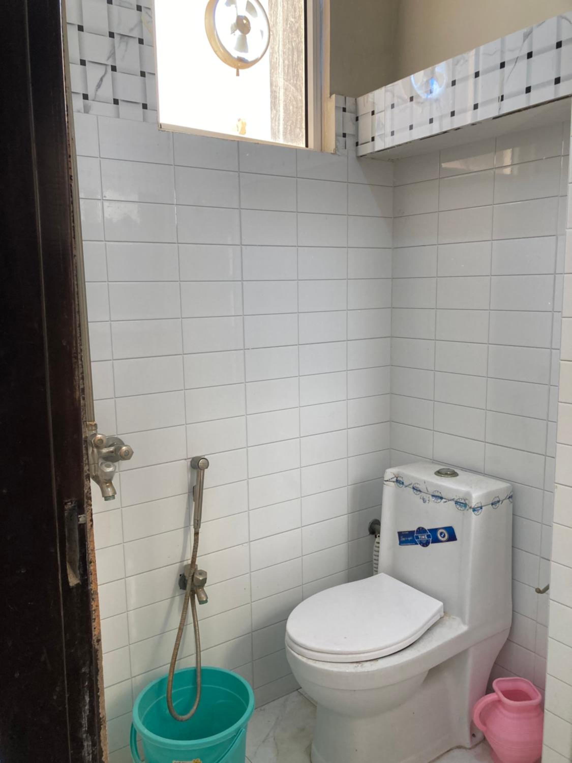 Furnished 2 bed Flat view 4