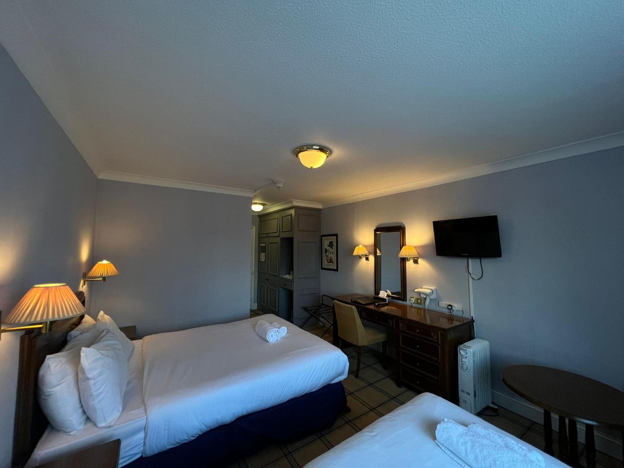 Stevenage Vacations - Roebuck Inn - Property Image 1