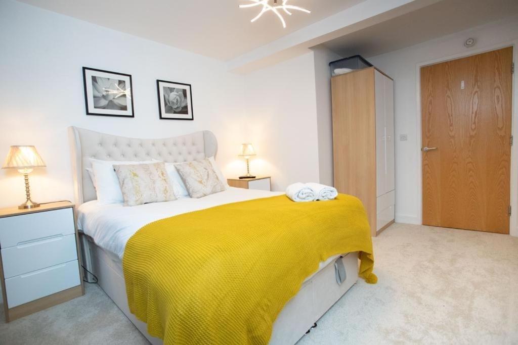 Live in Leeds Millenium Square Apartment