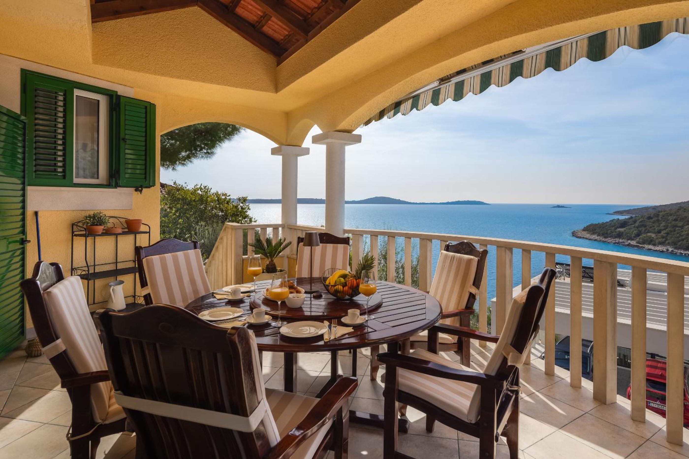 Villa Vese view 3