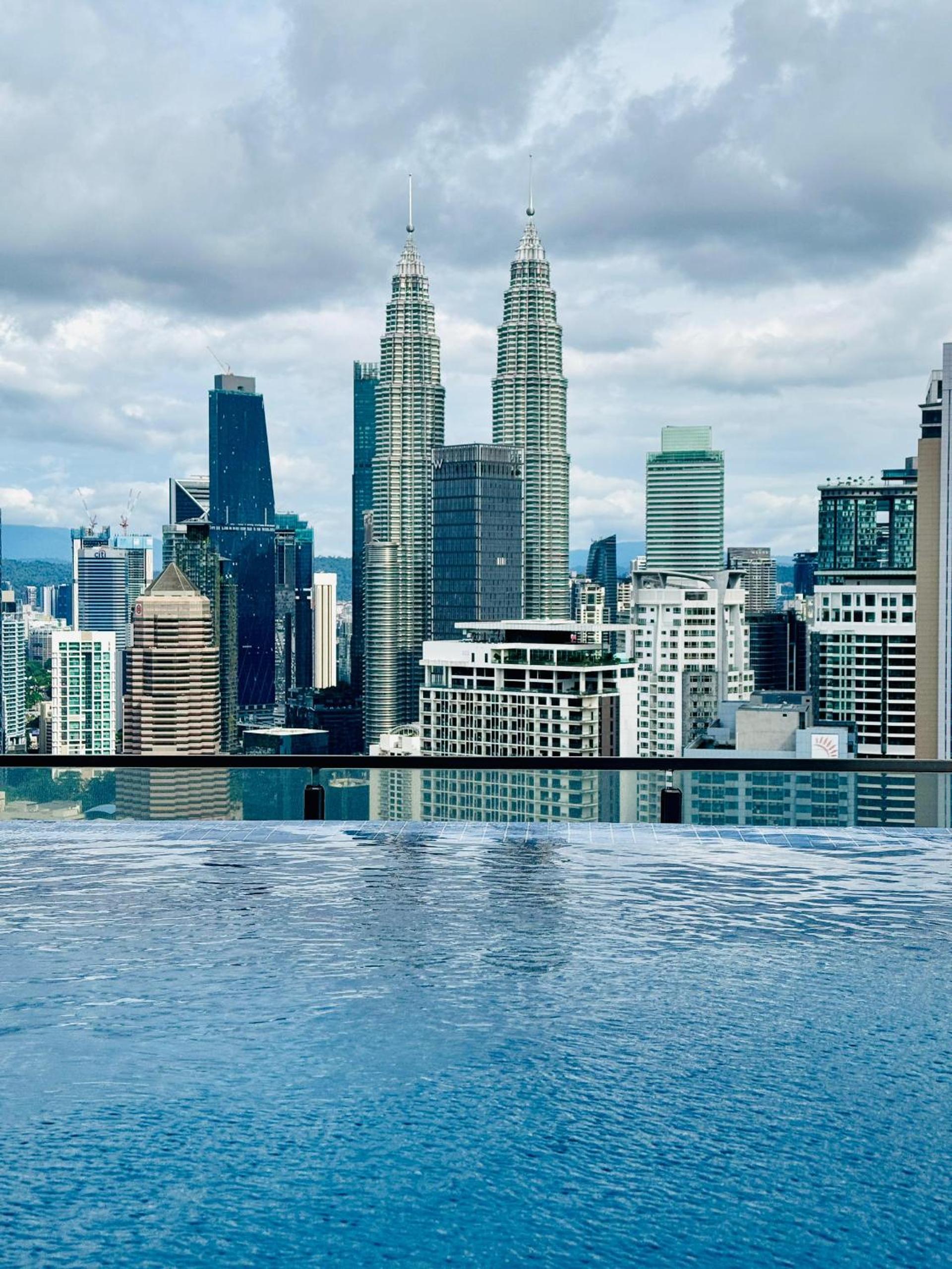 The Colony By KLCC Infinity Pool