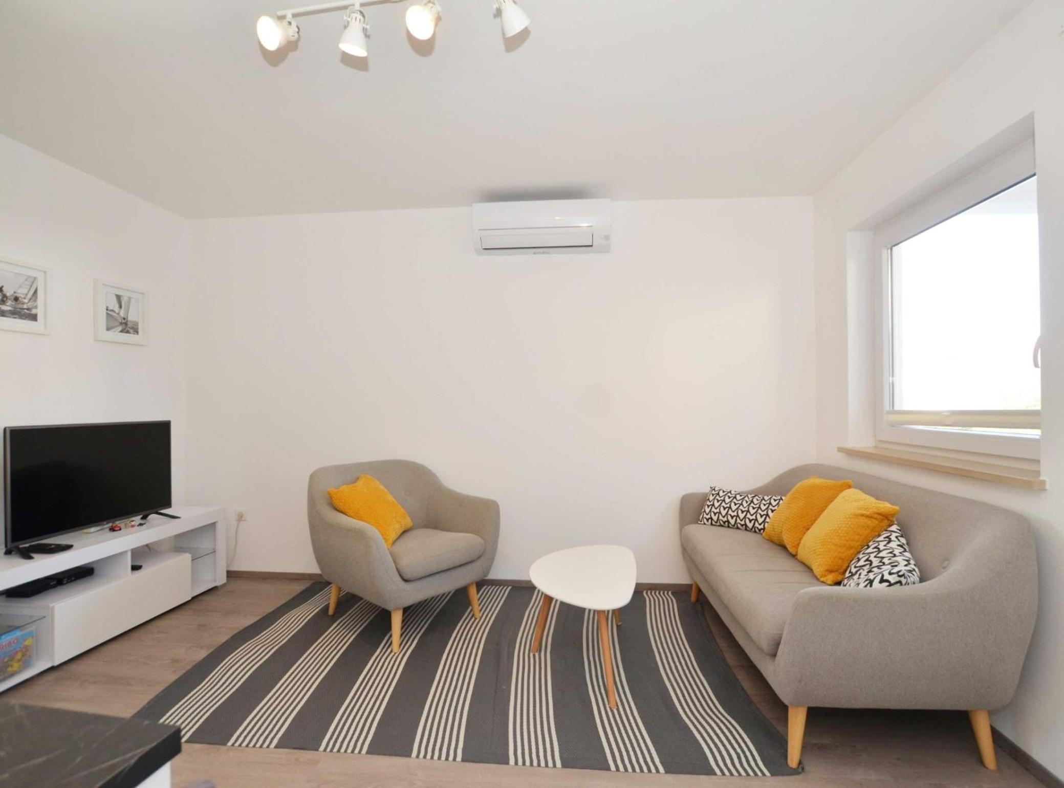 Tranquil and Bright Apartment with Loggia