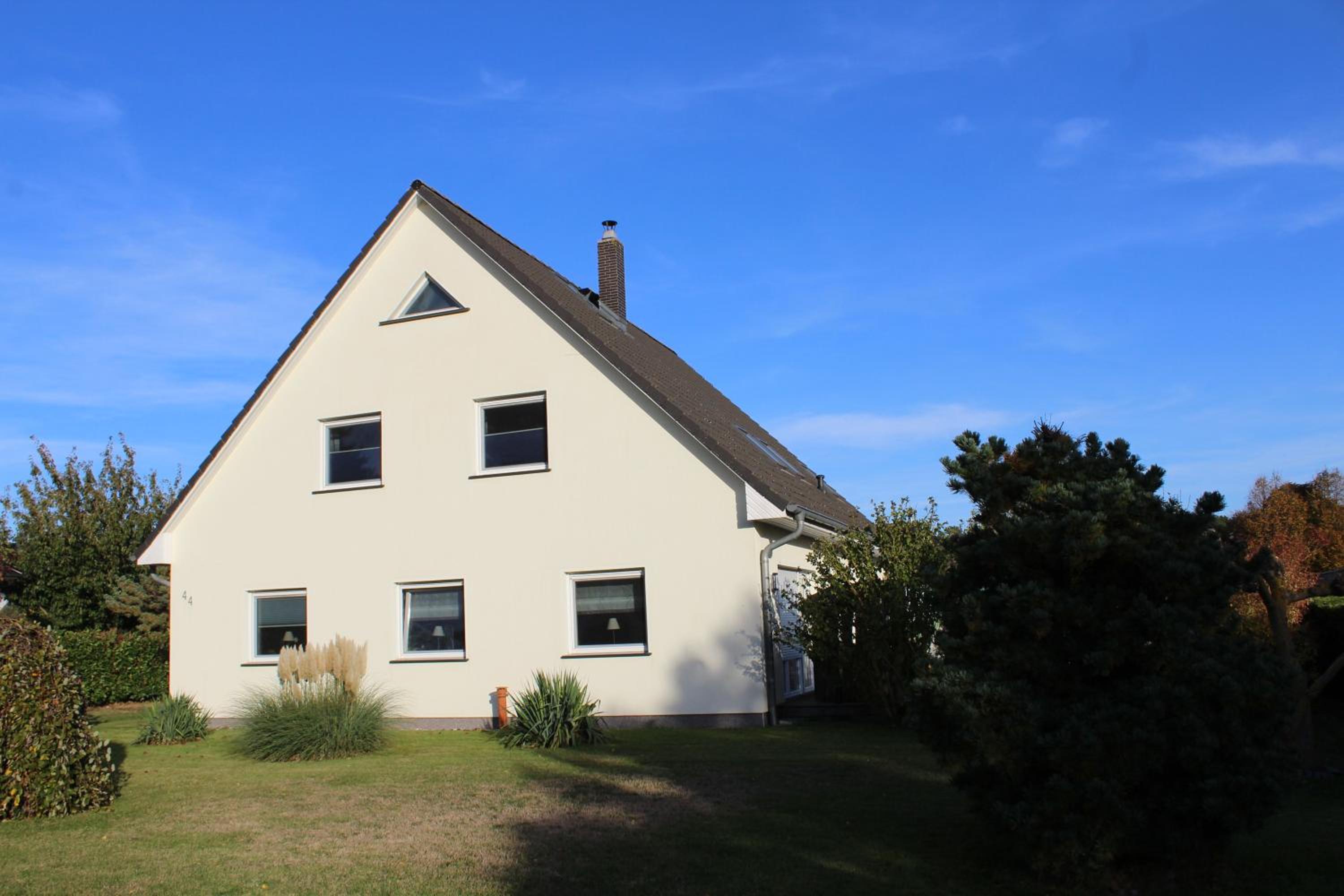 Ferienwohnungen in Trassenheide, WLAN, Sitzecke mit Grill