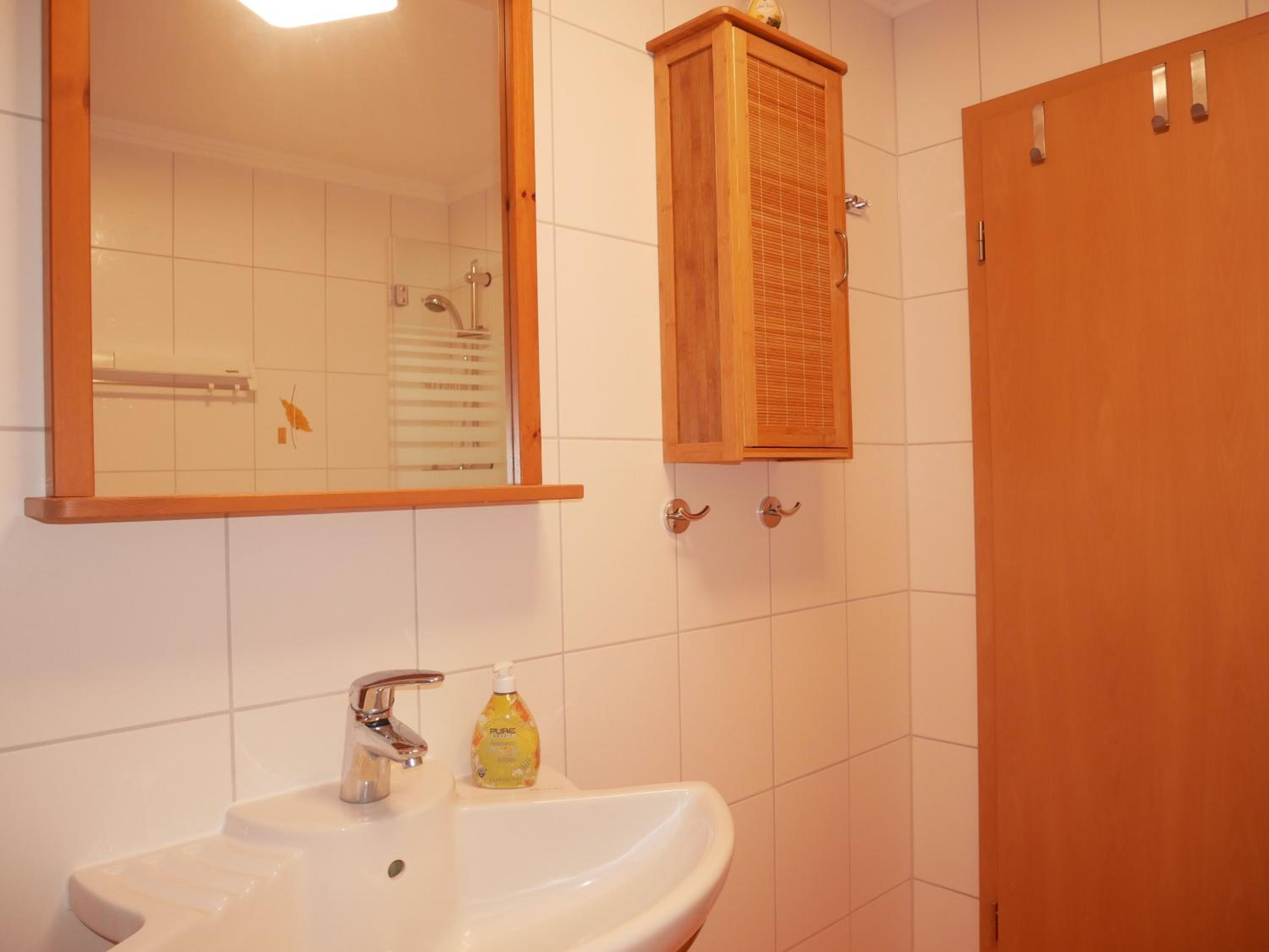 Ferienwohnungen in Trassenheide, WLAN, Sitzecke mit Grill