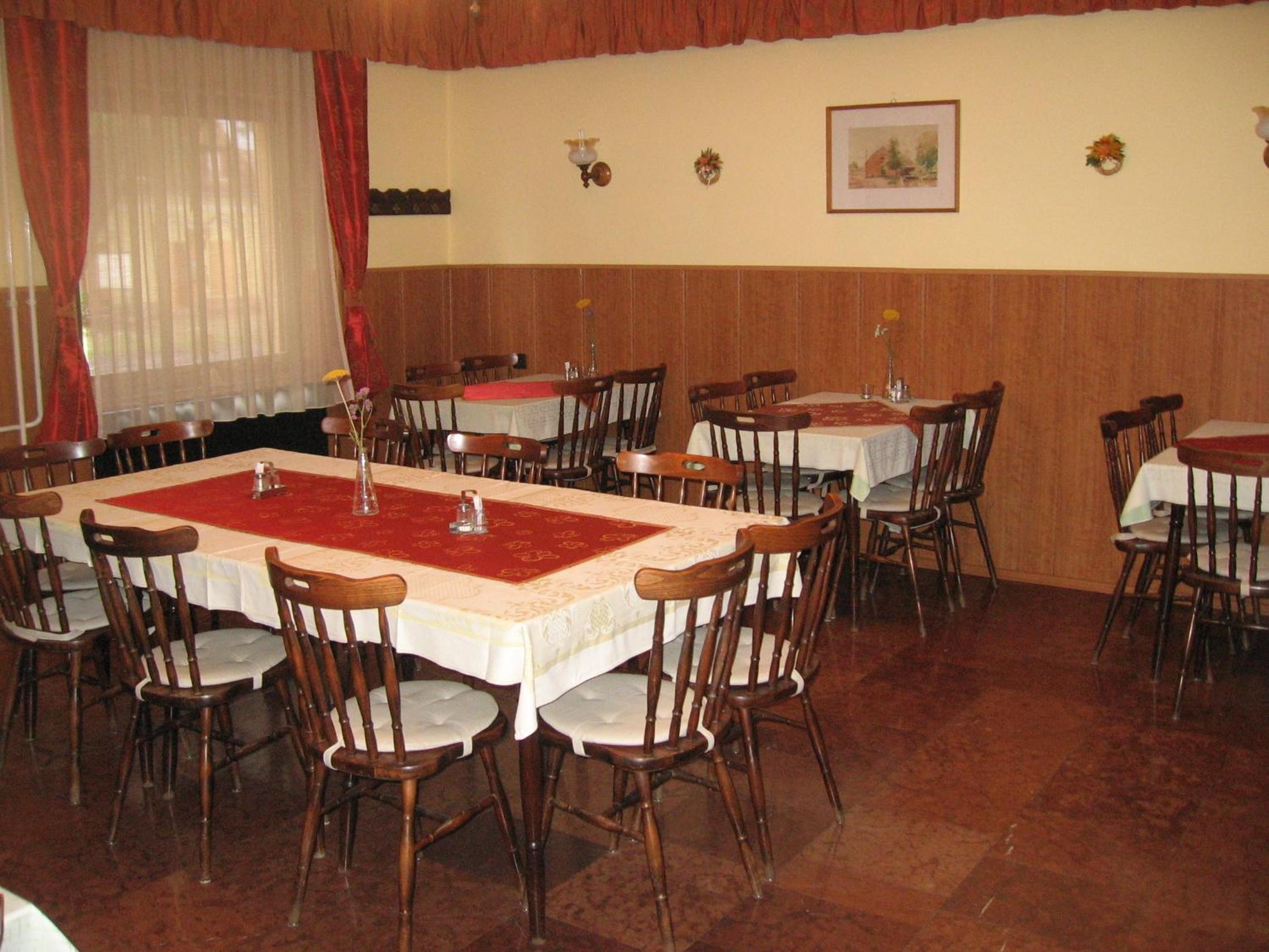 Hattyú Fogadó