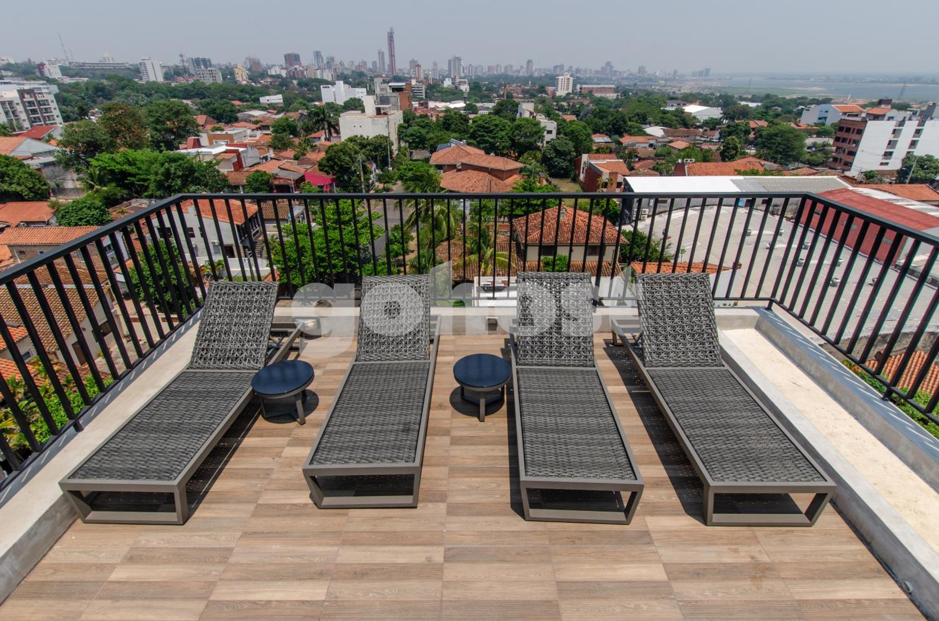 Modern And Sleek Apartment In Barrio Jara view 5