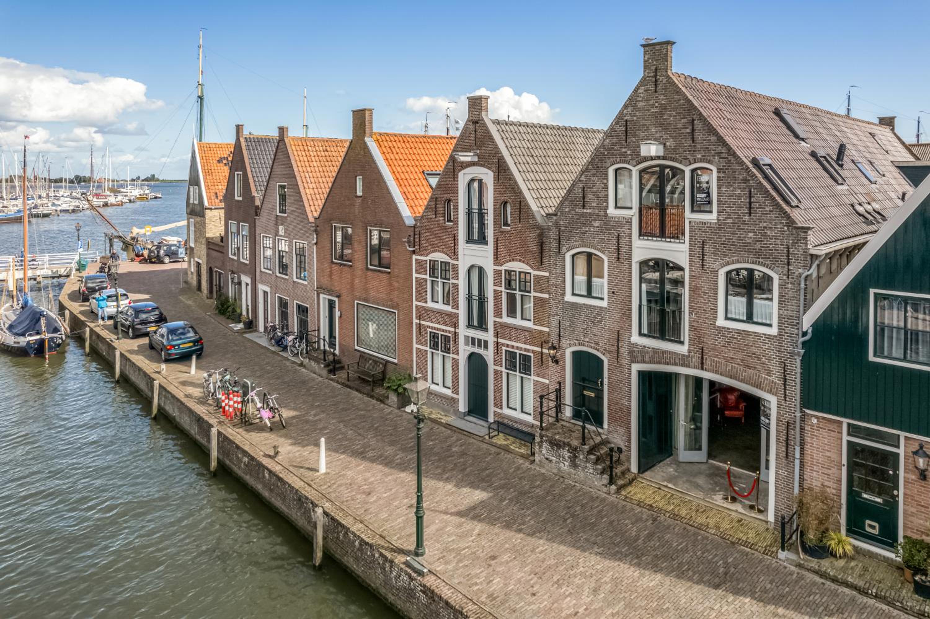 The Dutch Buoy