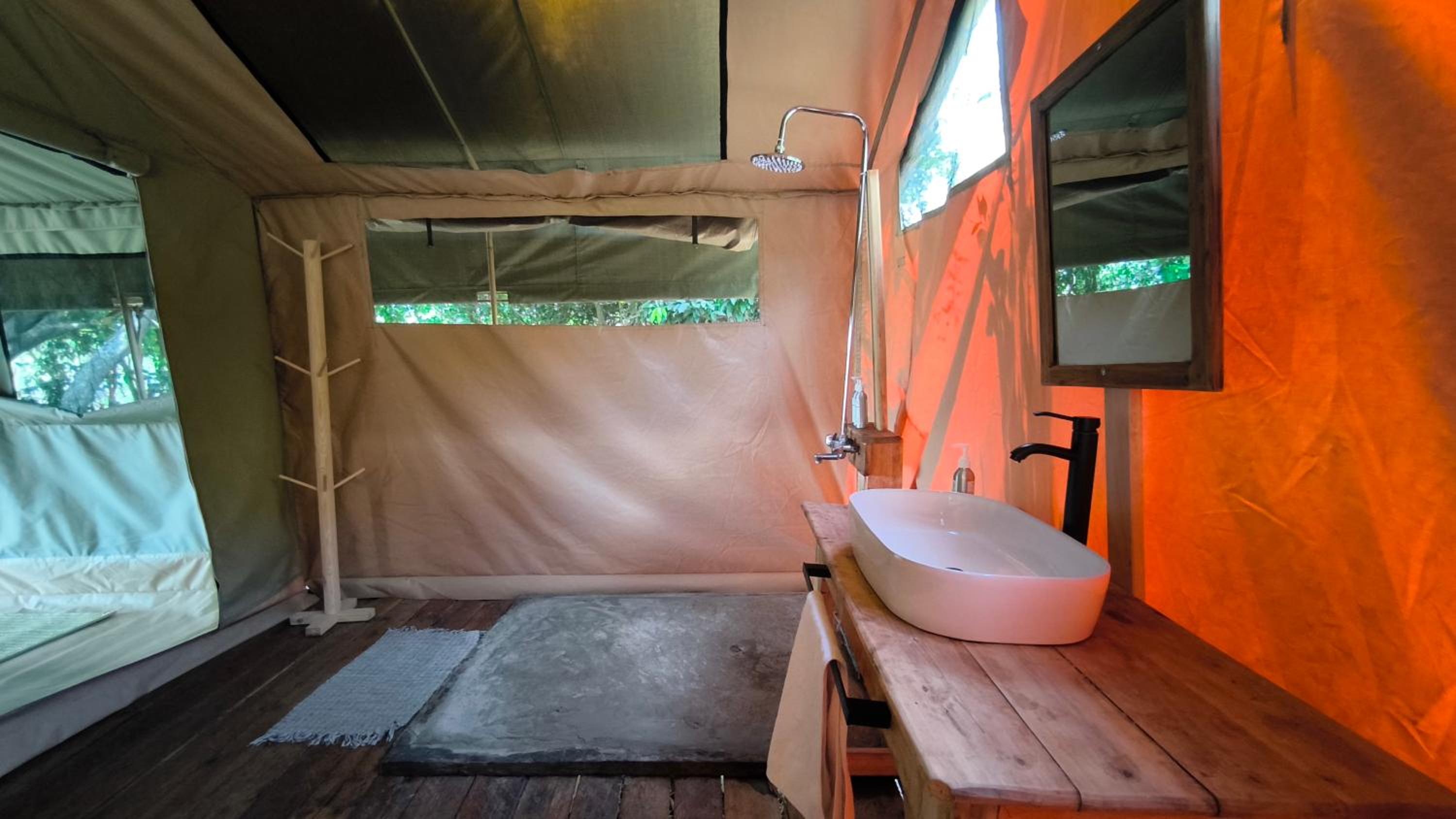 Julia's River Camp