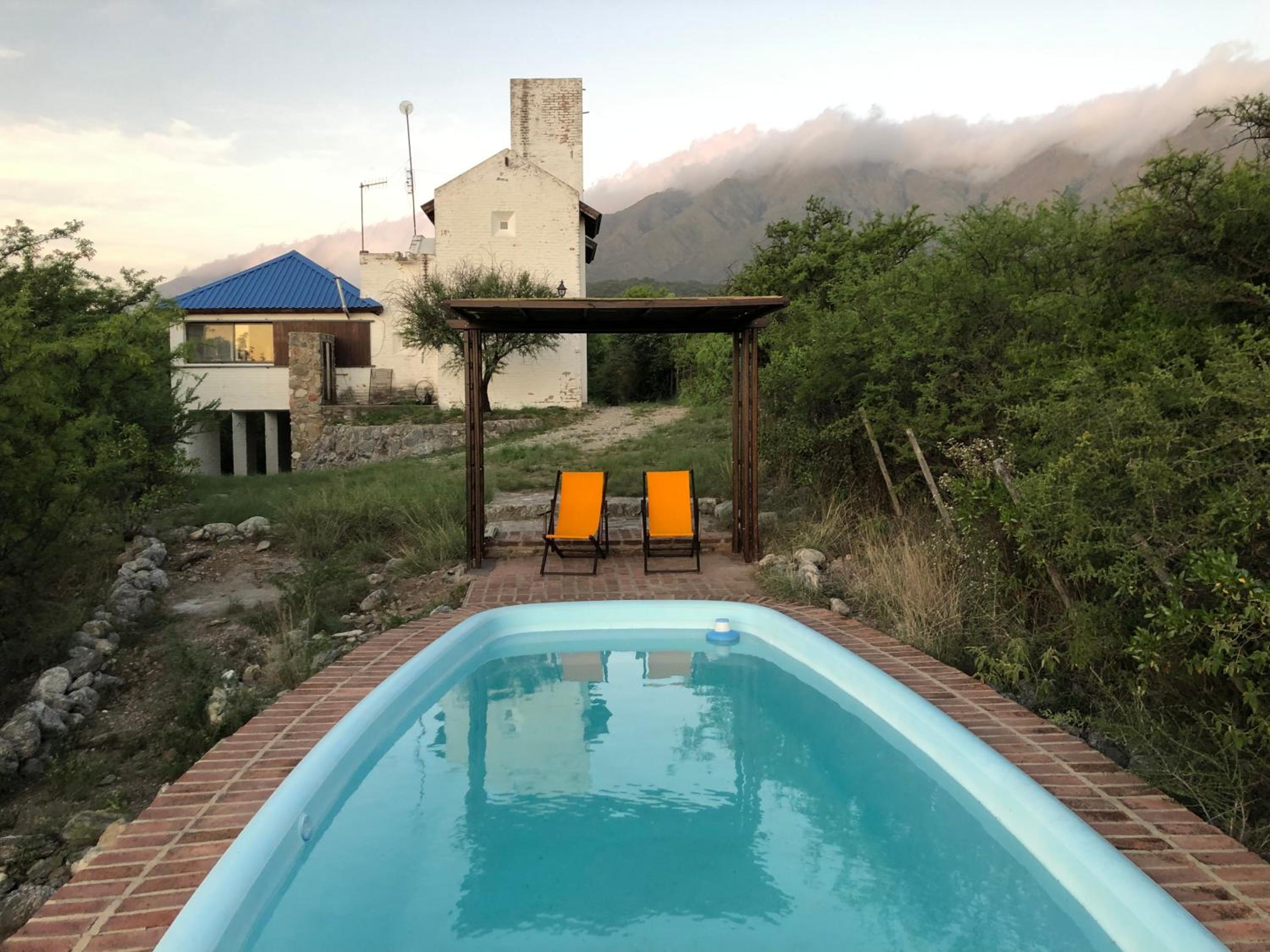 Púrpura Atardecer Hermosa casa de montaña