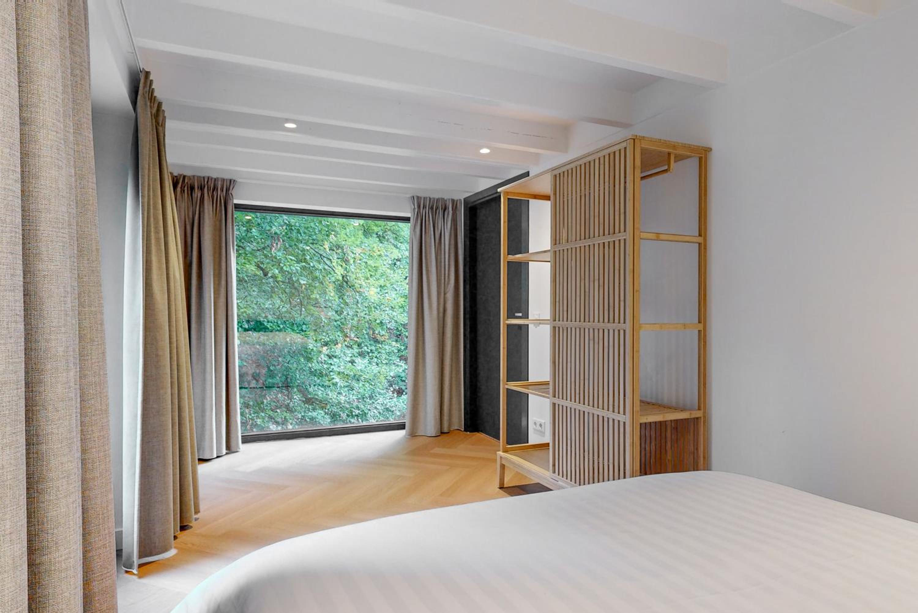 Luxury 3 bed room forest villa view 5
