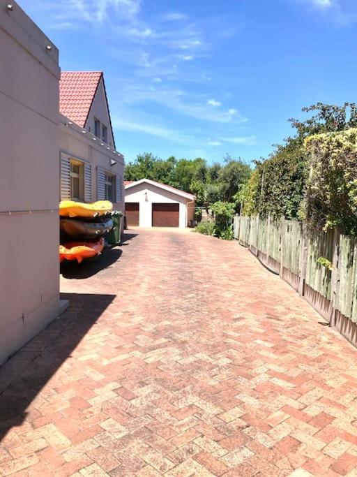 Rainbow Cottages - Kingfisher Drive view 5